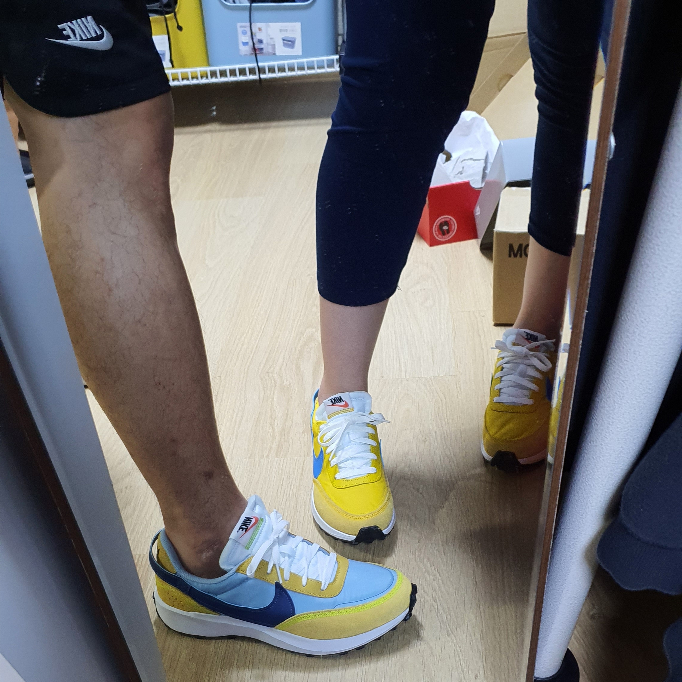 Nike Waffle Debut Boarder Blue Mystic Navy, (W) Nike Waffle Debut Vivid Sulfur 착용 스타일 - 2