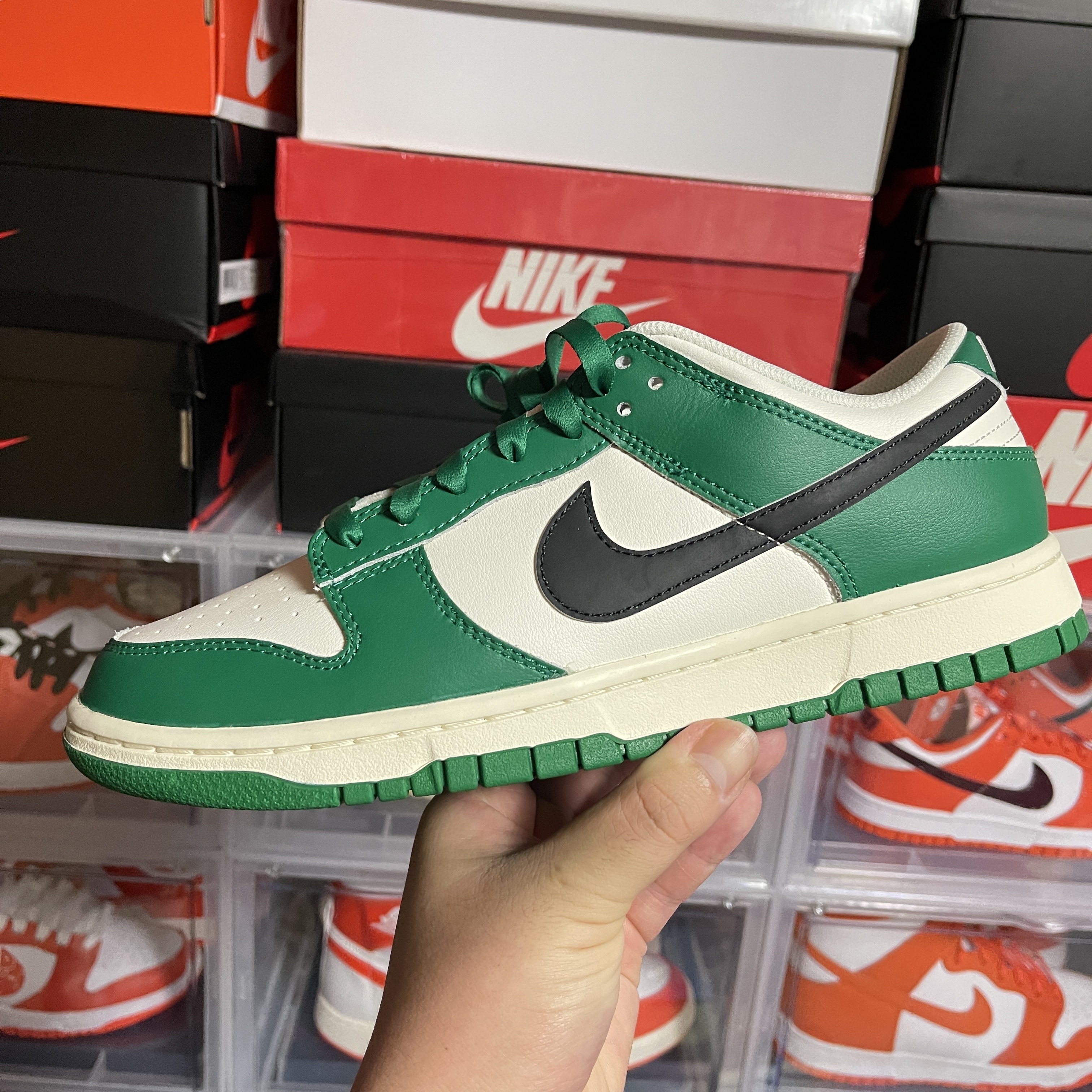 Nike Dunk Low Retro SE Jackpot Malachite 착용 스타일 - 2