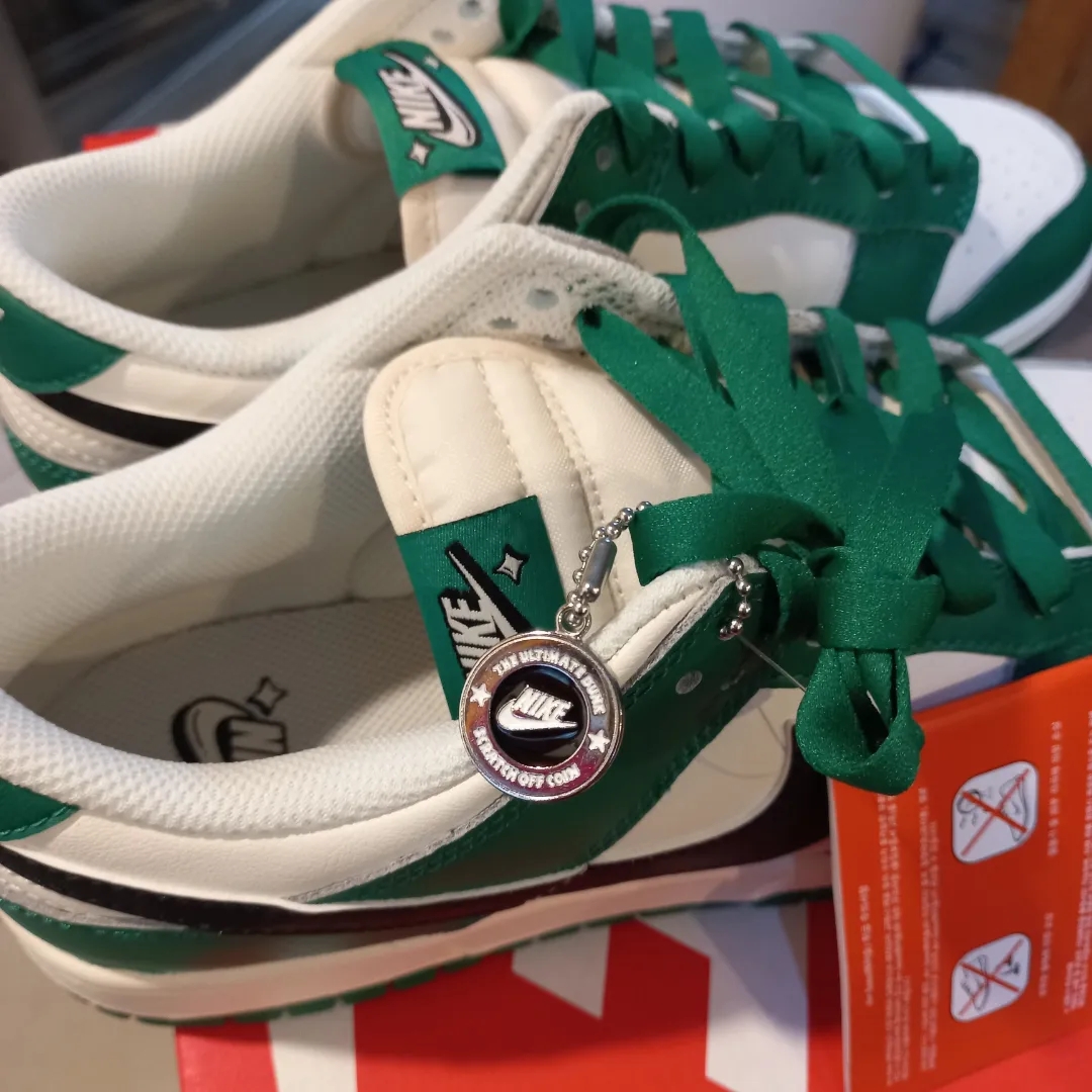 Nike Dunk Low Retro SE Jackpot Malachite 착용 스타일 - 2
