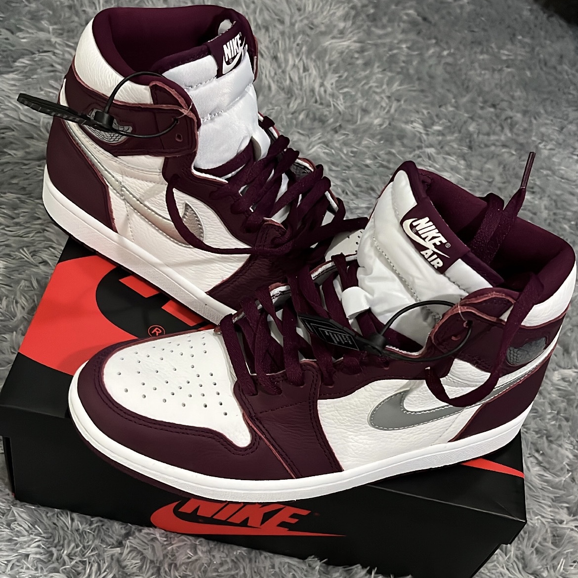 Jordan 1 Retro High OG Bordeaux 착용 스타일