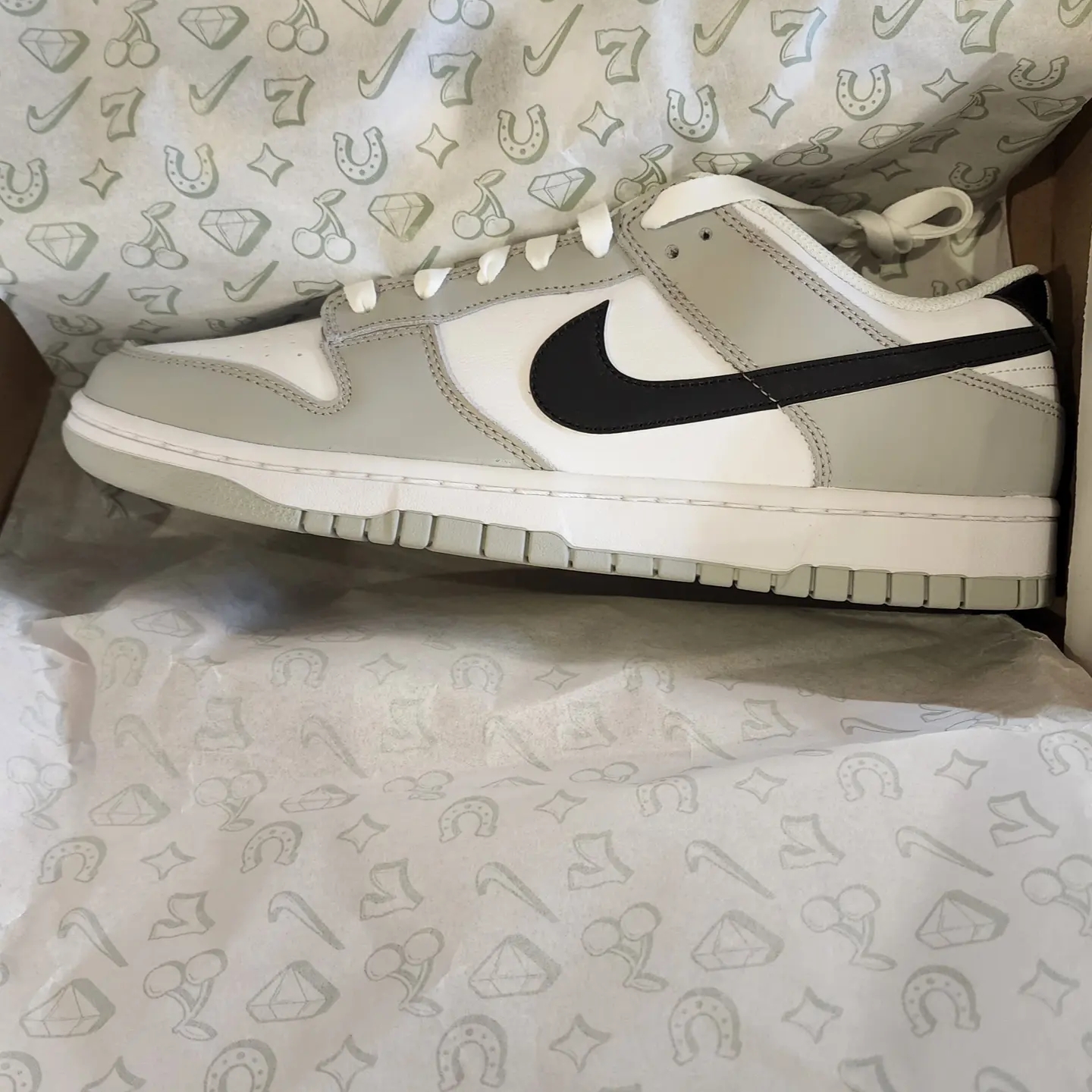 Nike Dunk Low Retro SE Jackpot Grey Fog 착용 스타일