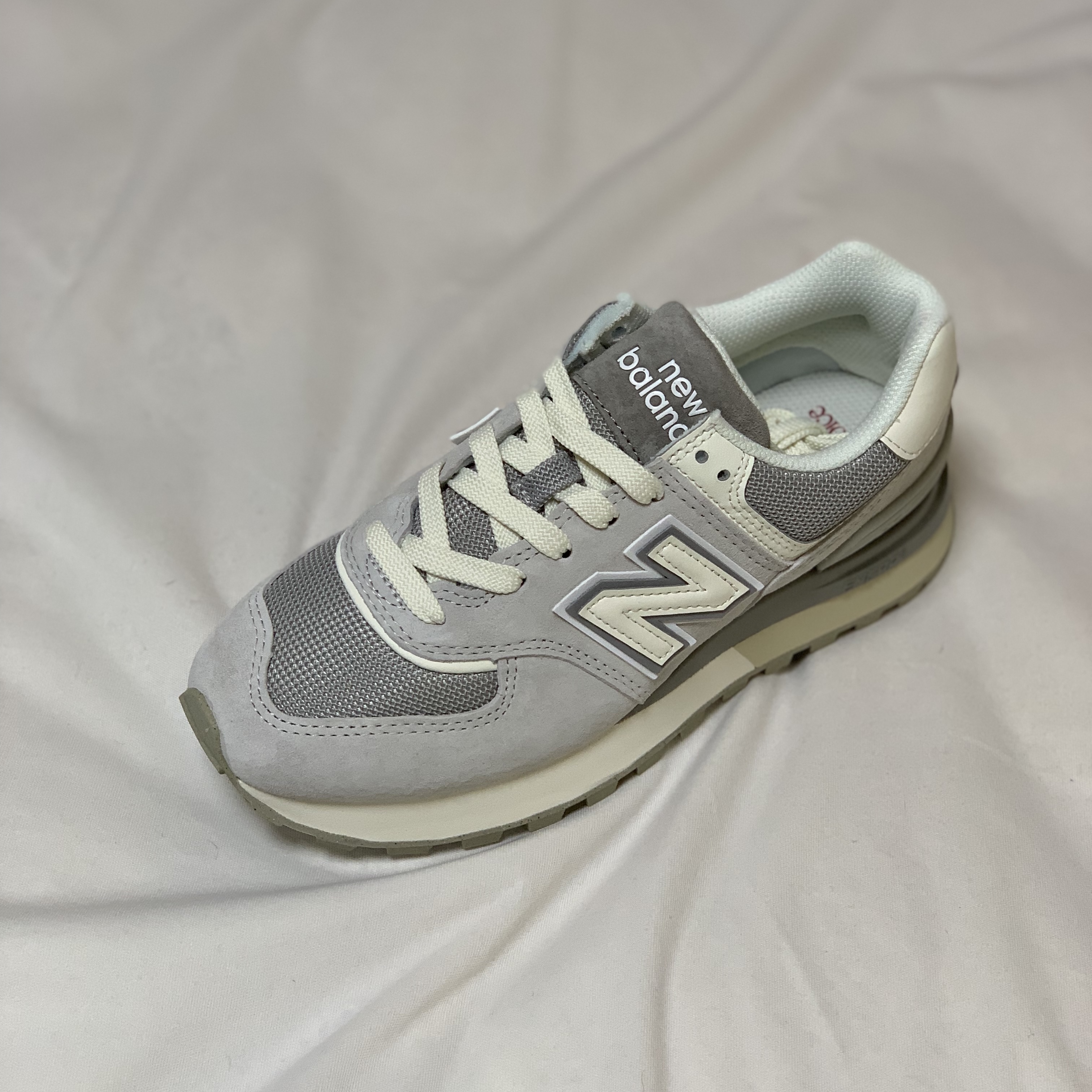 New Balance 574 Legacy Grey Sea Salt 착용 스타일 - 2
