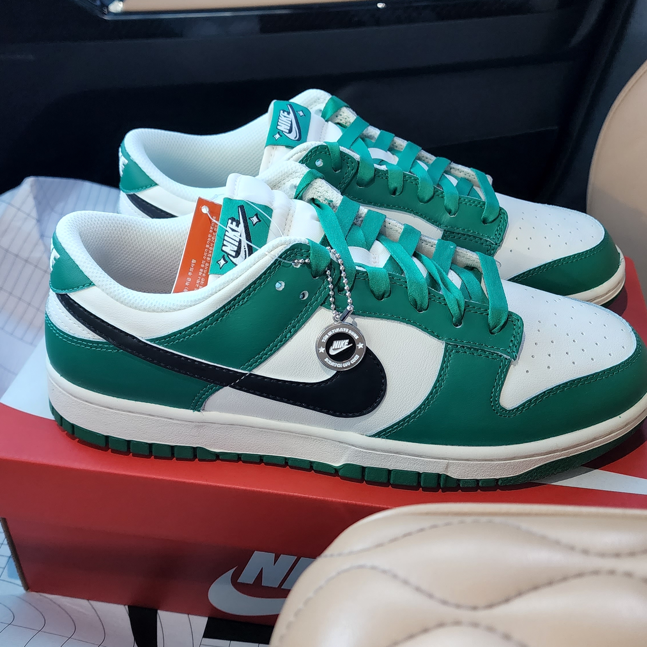 Nike Dunk Low Retro SE Jackpot Malachite 착용 스타일 - 1