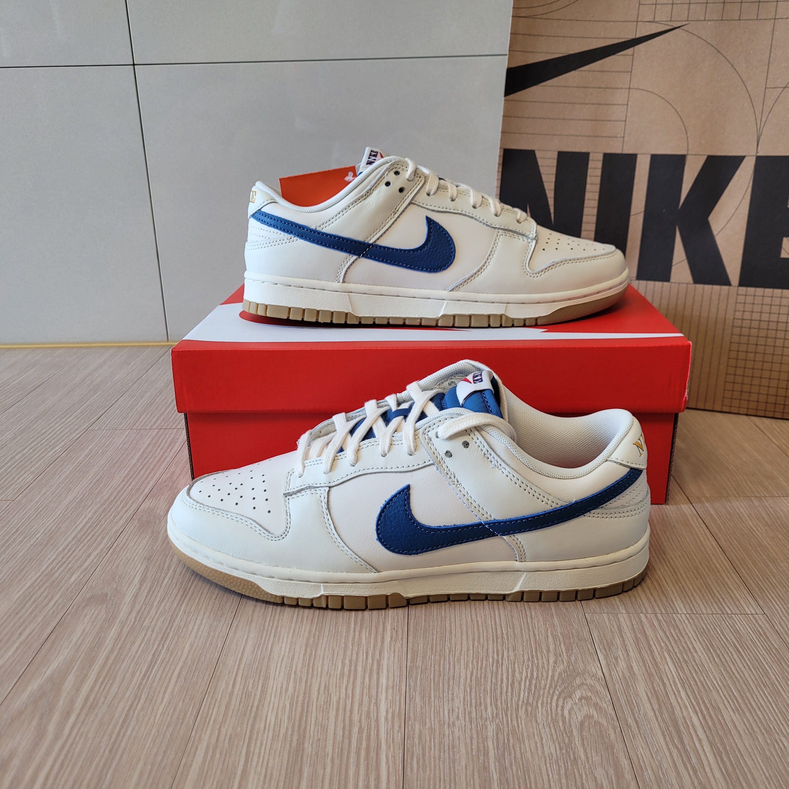 Nike Dunk Low SE Sail Dark Marina Blue 착용 스타일 - 3