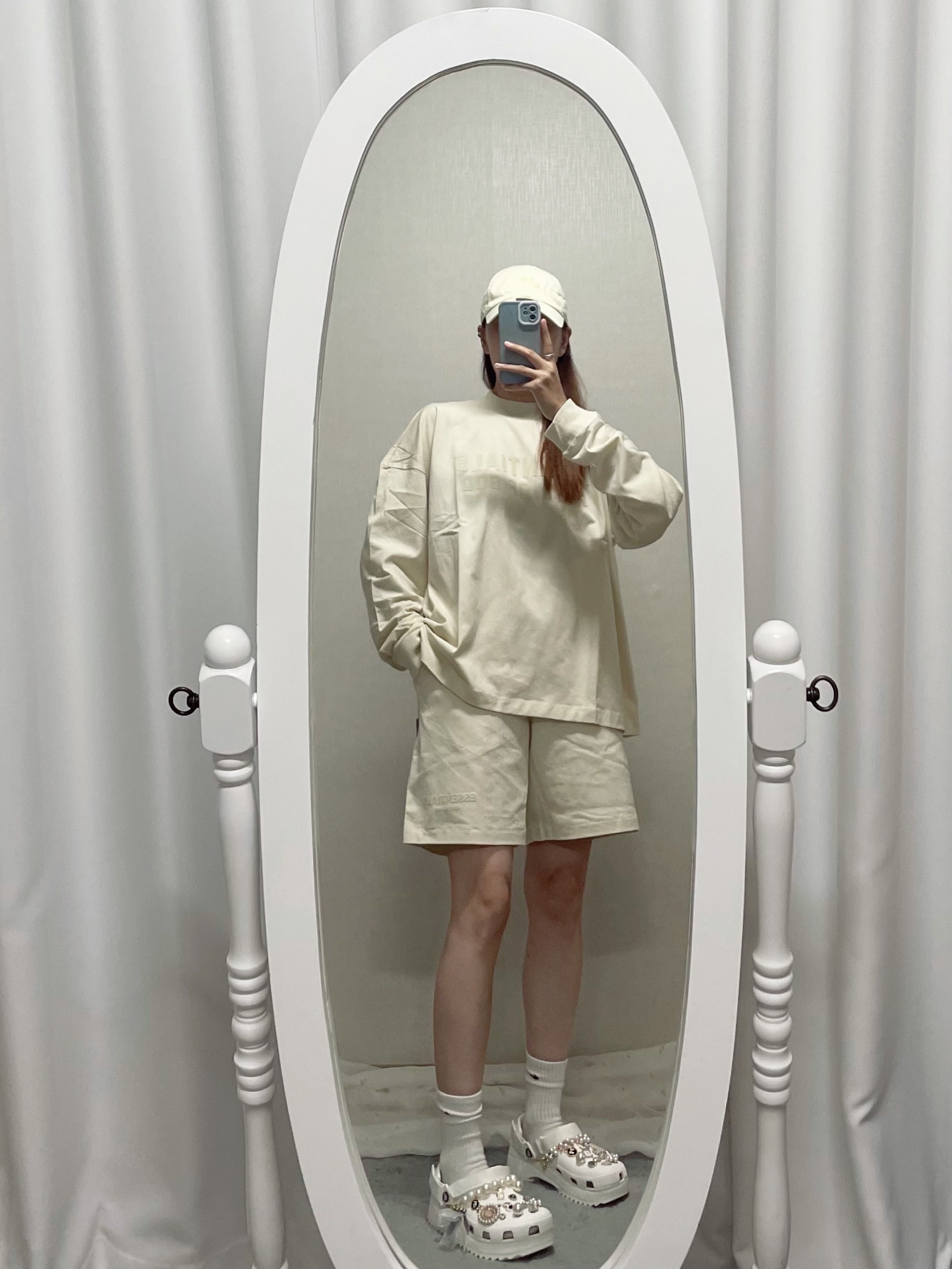 COS Quilted Oversized Shoulder Bag Off White Light Beige, Nike Heritage 86 Futura Washed Cap Light Bone 착용 스타일 - 2