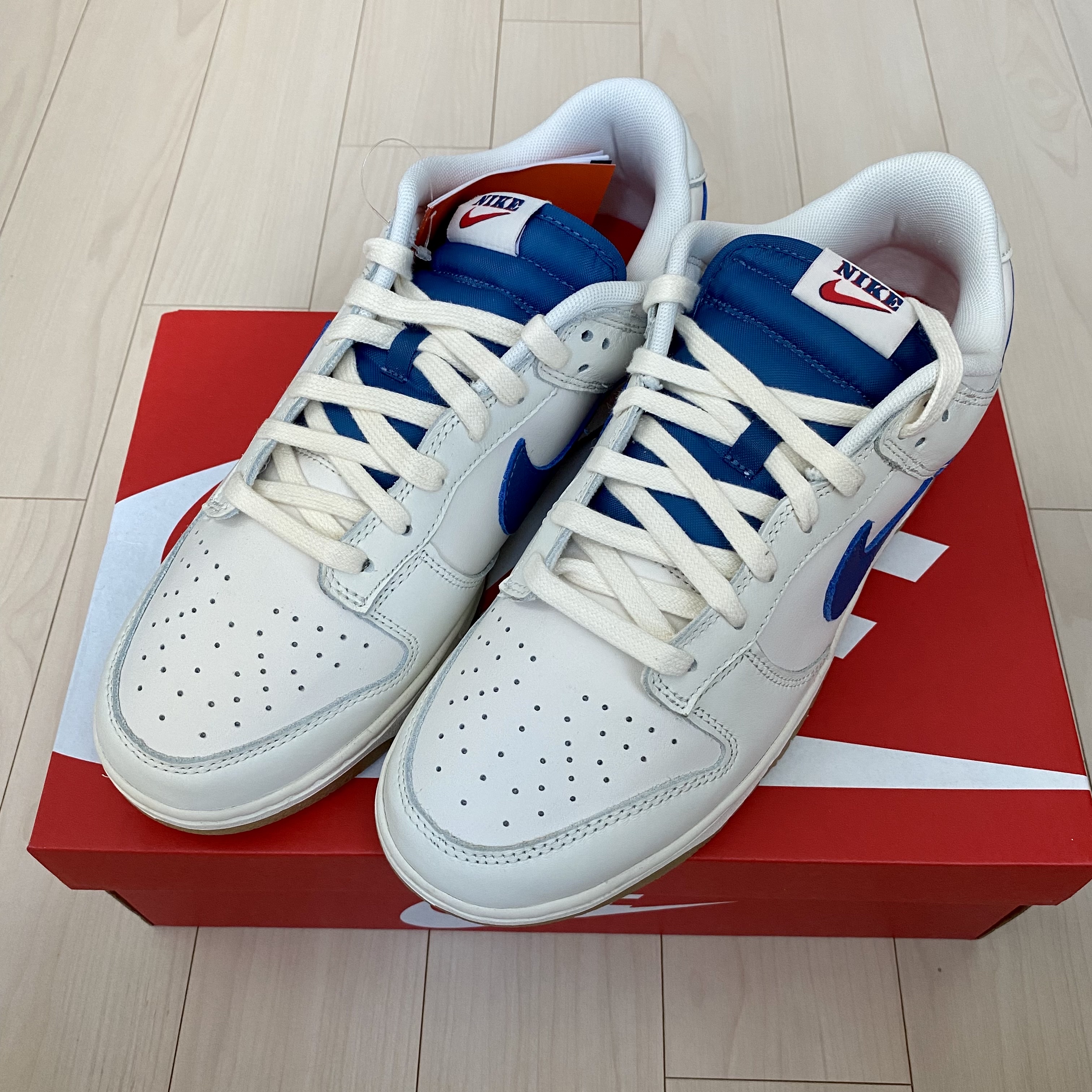 Nike Dunk Low SE Sail Dark Marina Blue 착용 스타일