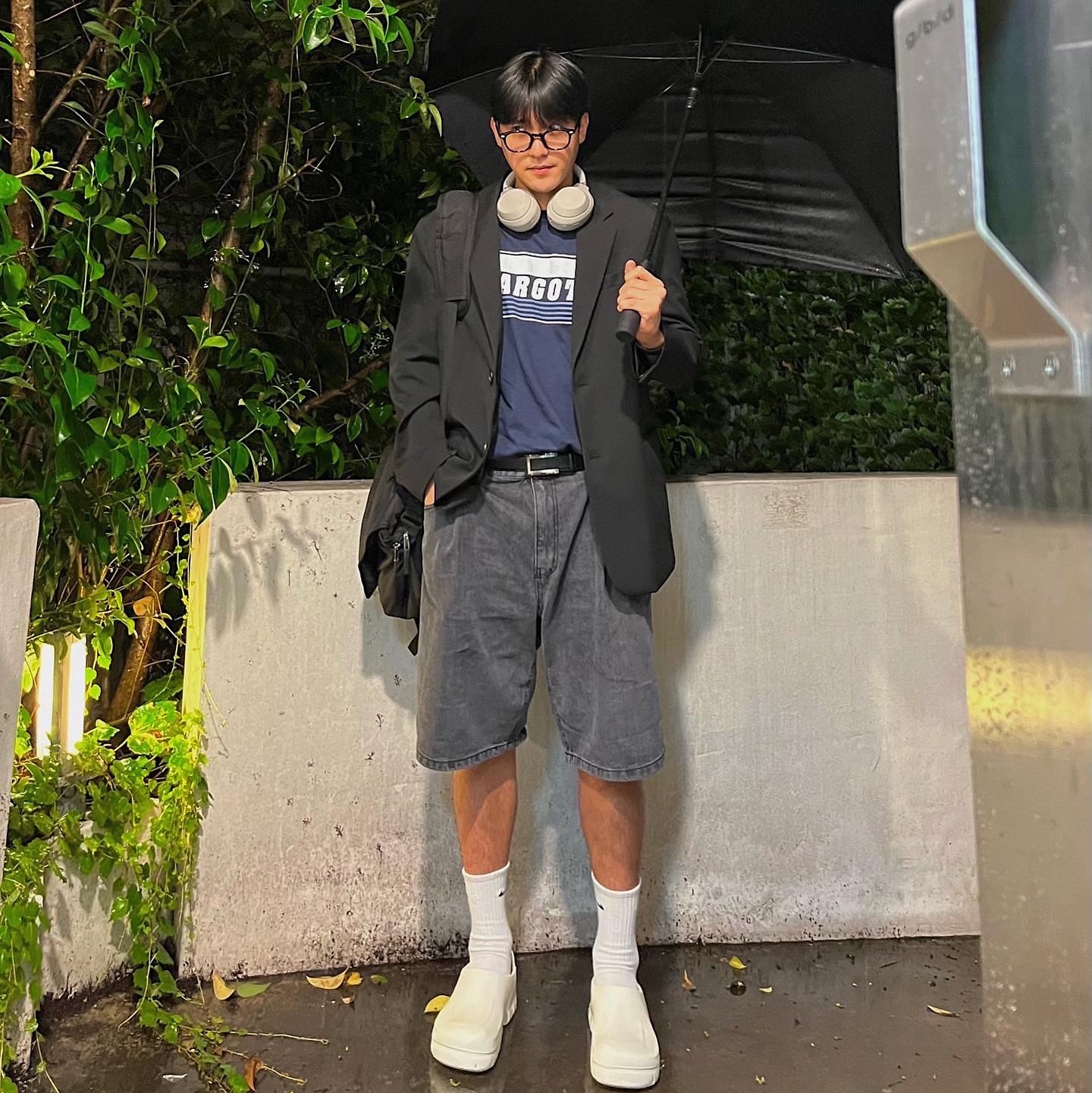 Birkenstock A630 Clog White, Sony WH-1000XM4 Platinum Silver (Korean Ver.) 착용 스타일 - 1