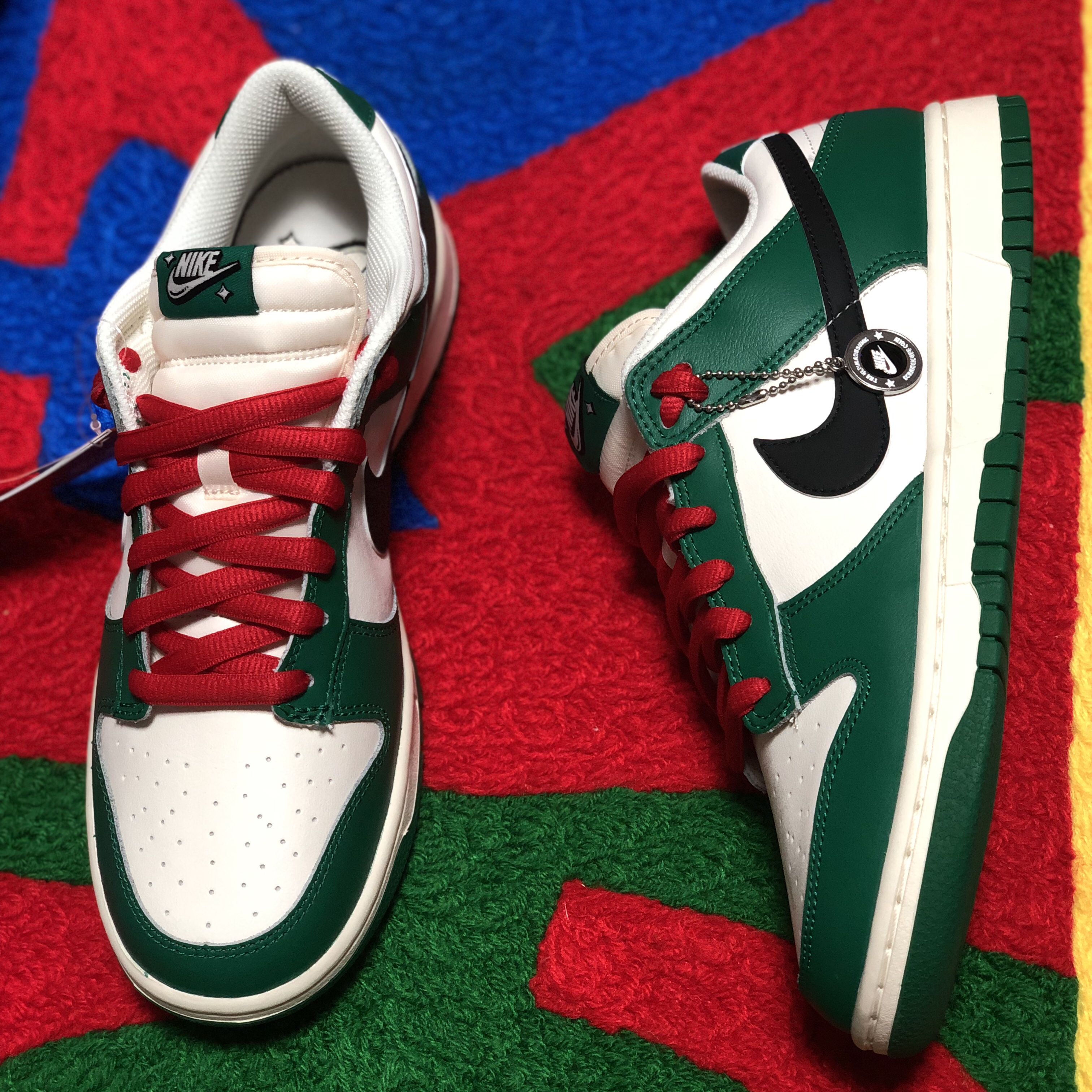Nike Dunk Low Retro SE Jackpot Malachite 착용 스타일 - 2