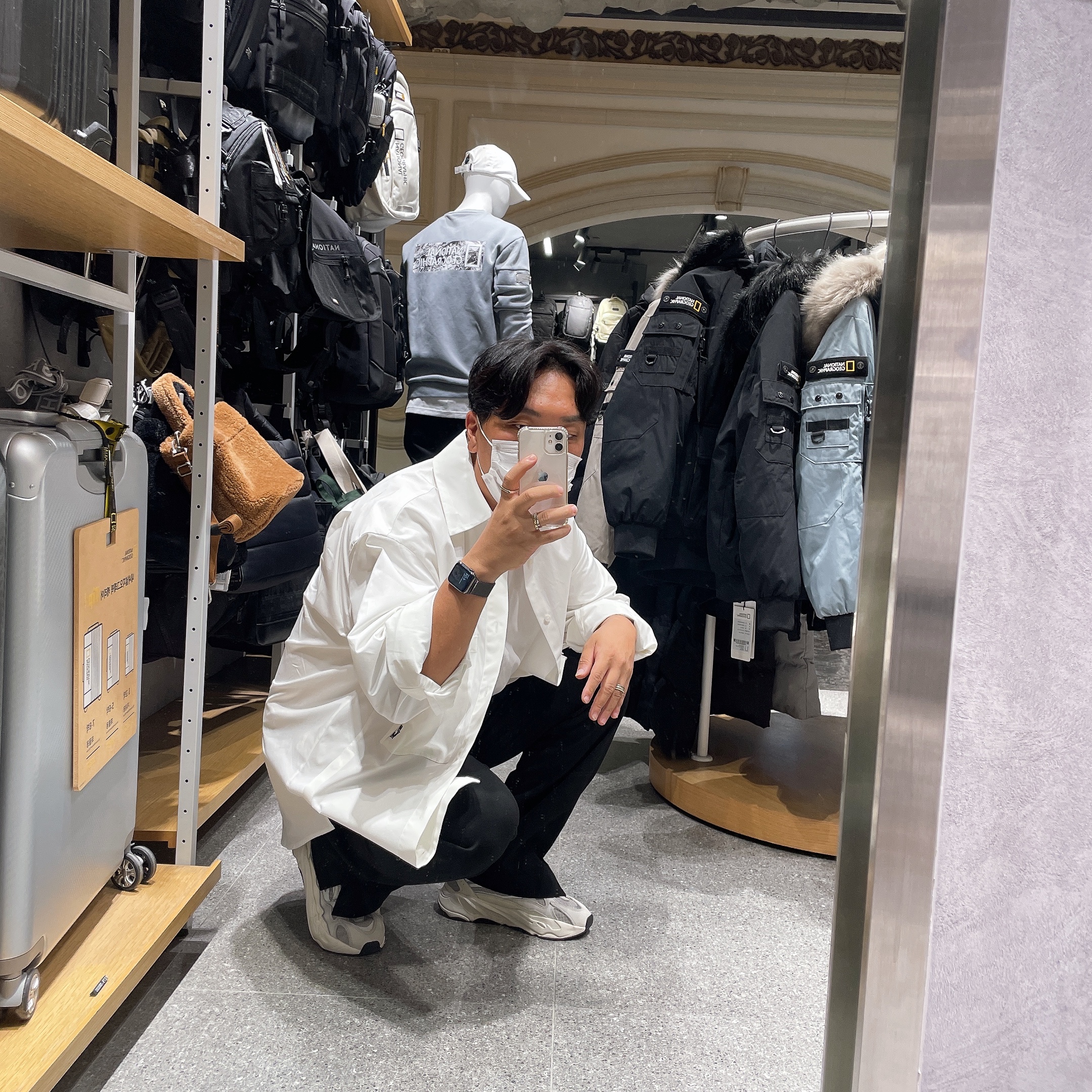 Wooyoungmi Cotton Back Logo Shirt White - 22FW 착용 스타일 - 3