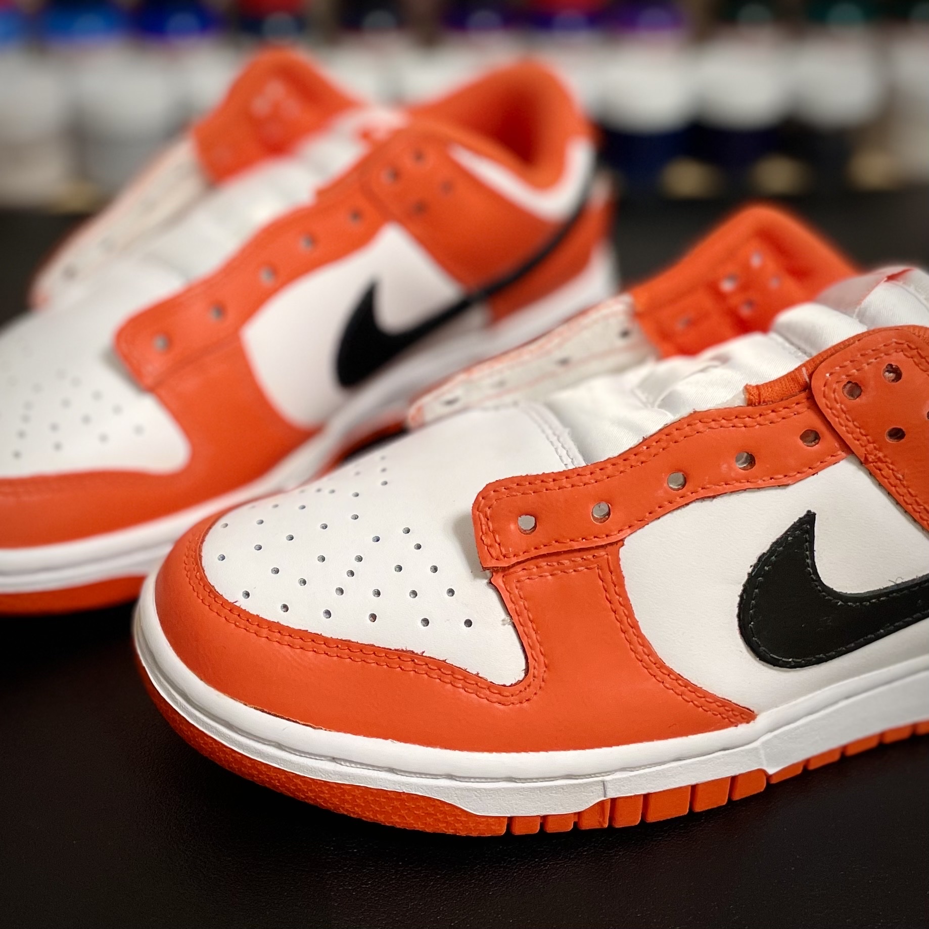 (W) Nike Dunk Low Essential Brilliant Orange 착용 스타일 - 2