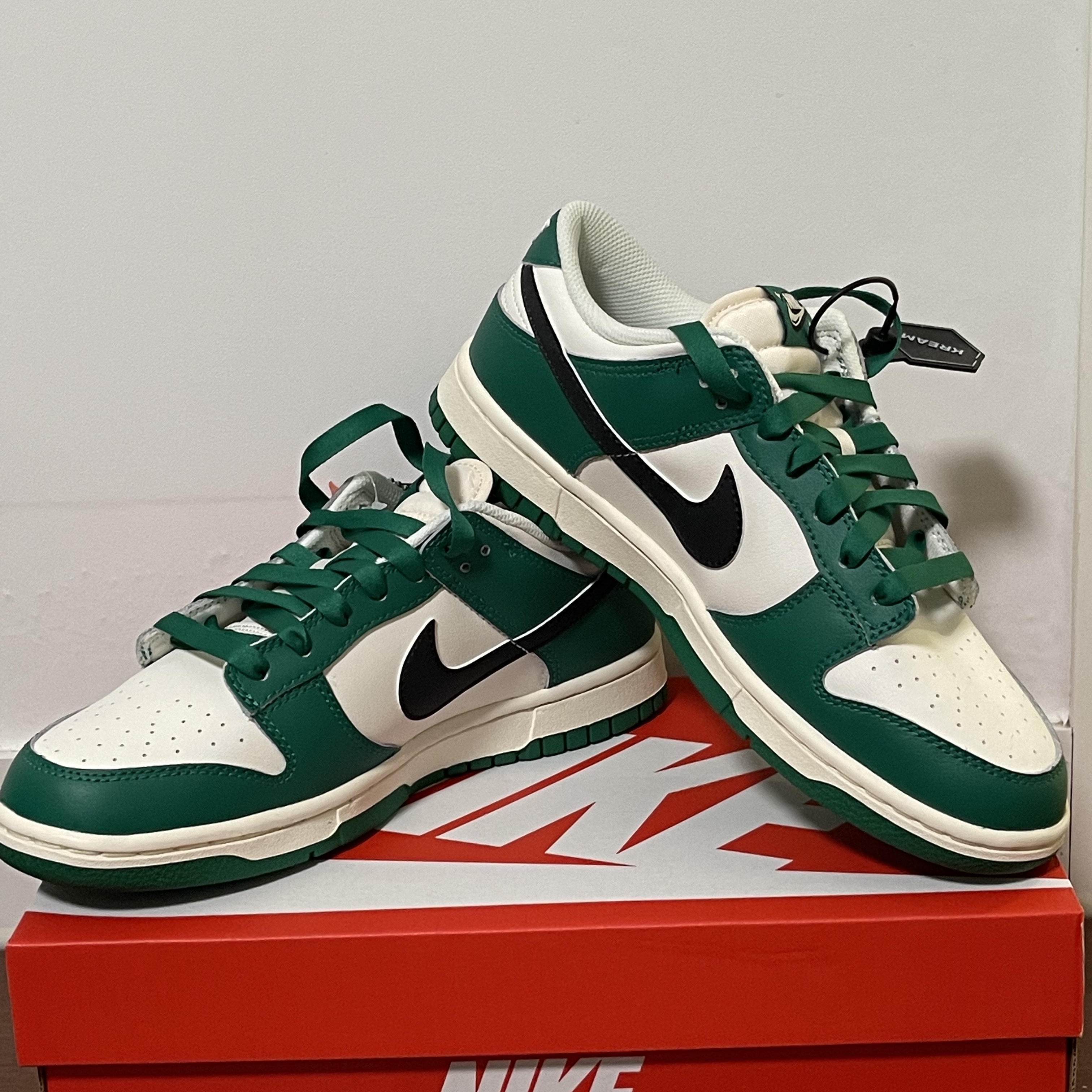 Nike Dunk Low Retro SE Jackpot Malachite 착용 스타일 - 1