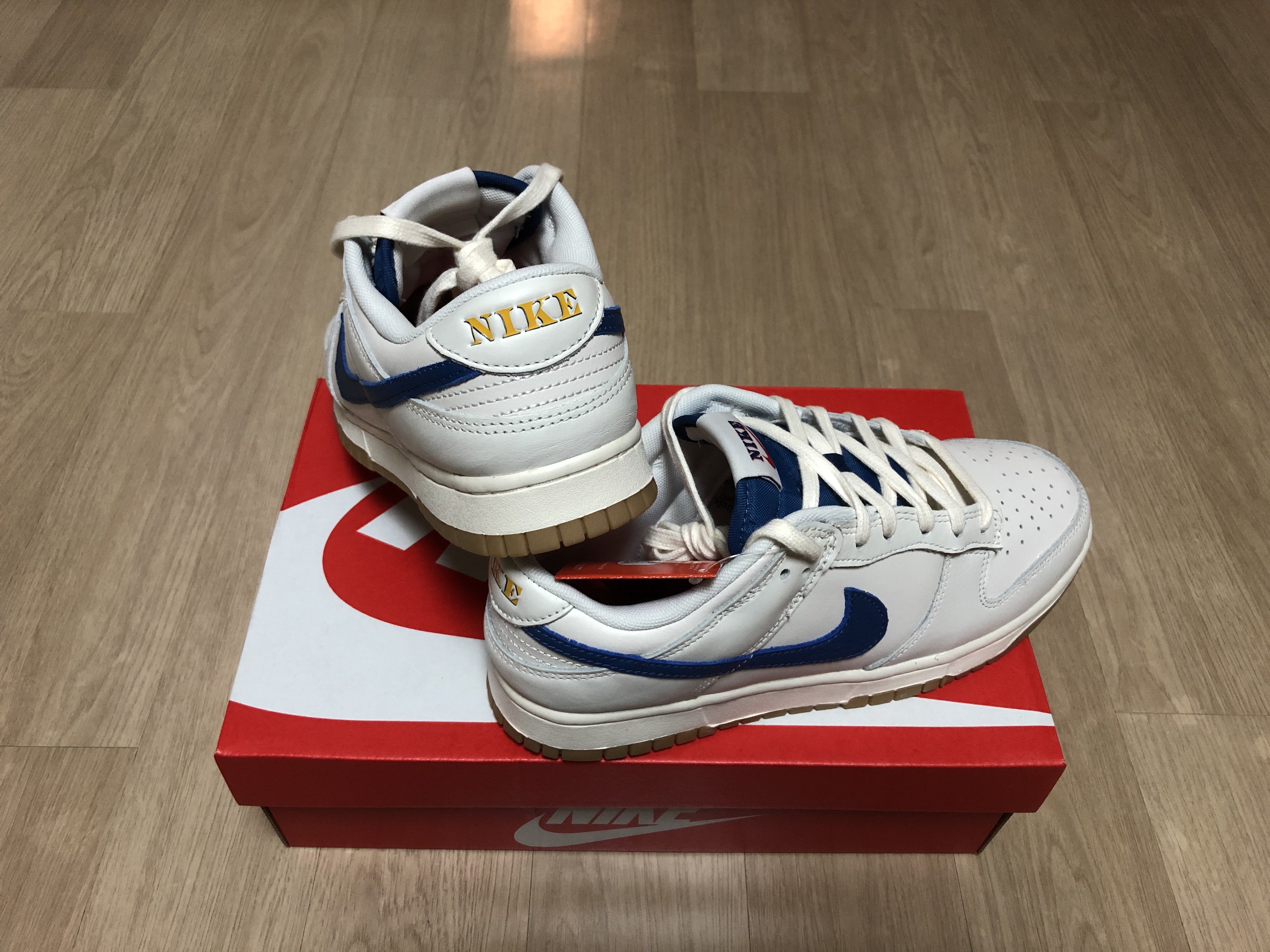 Nike Dunk Low SE Sail Dark Marina Blue 착용 스타일 - 3