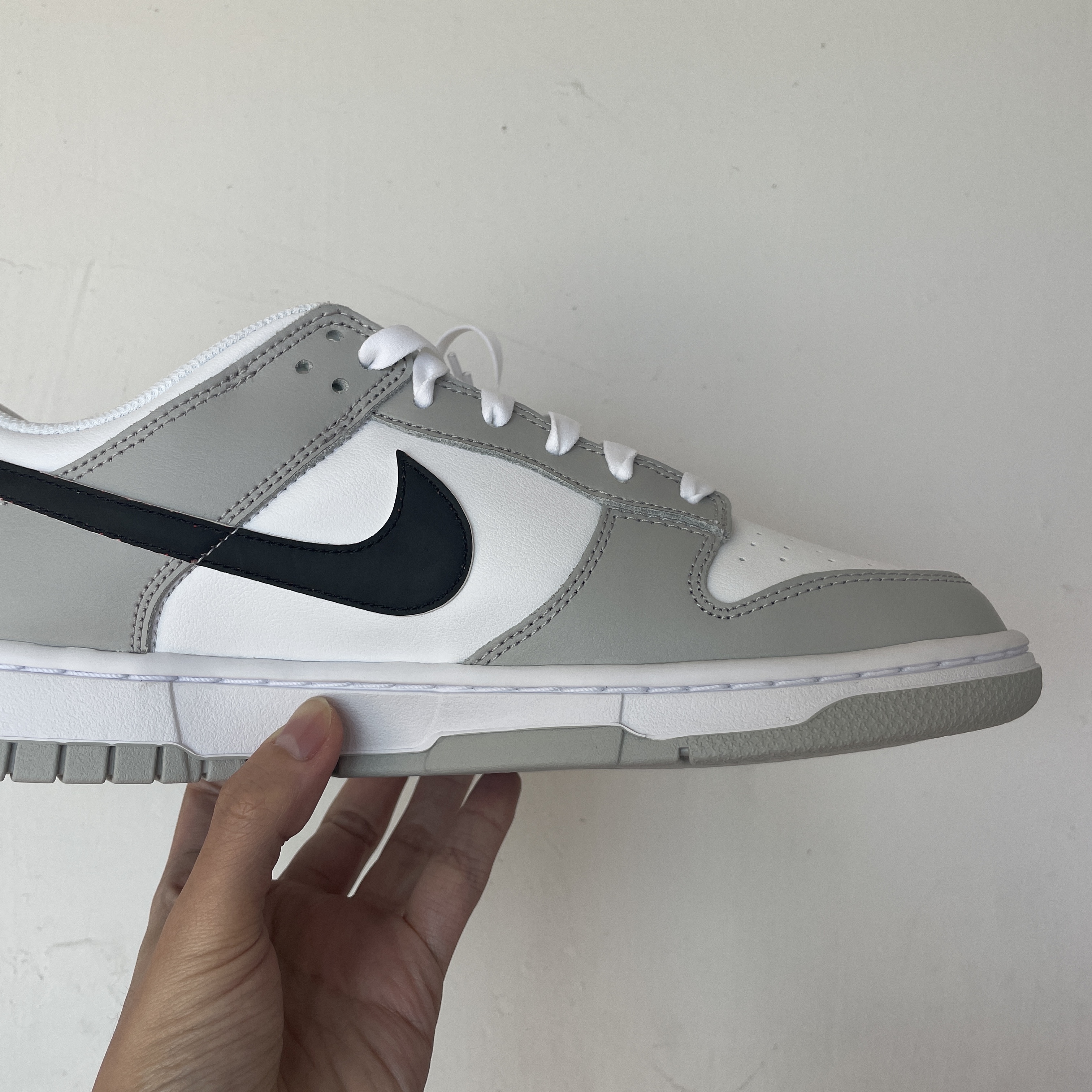 Nike Dunk Low Retro SE Jackpot Grey Fog 착용 스타일 - 1