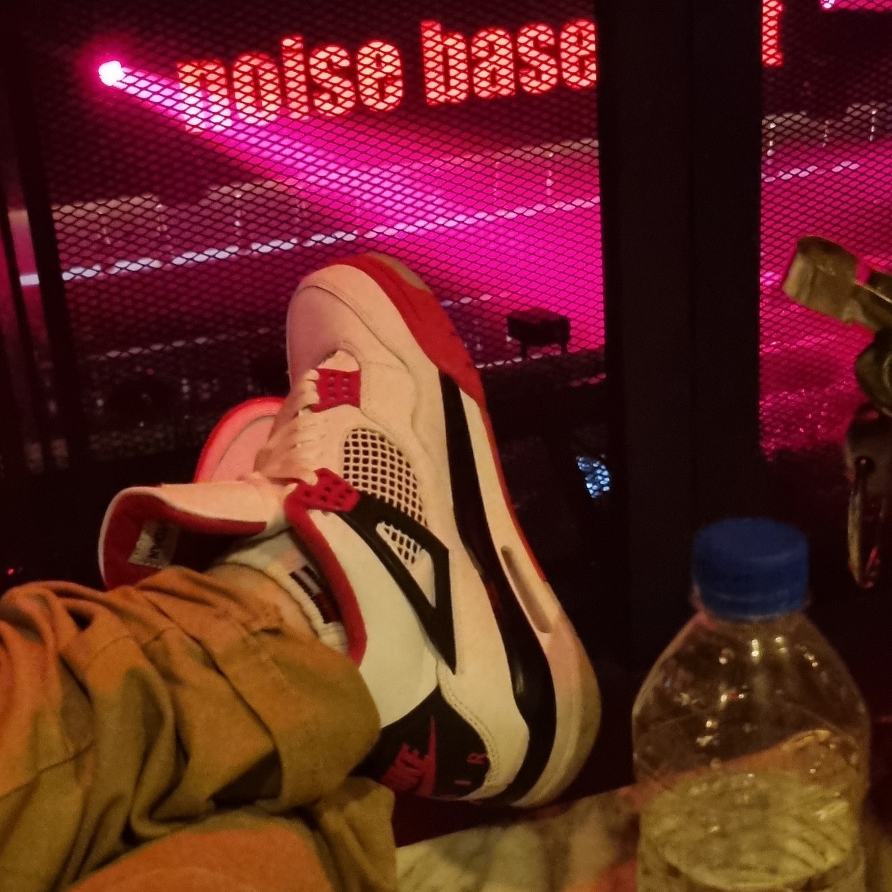 Jordan 4 Retro OG Fire Red 2020 착용 스타일