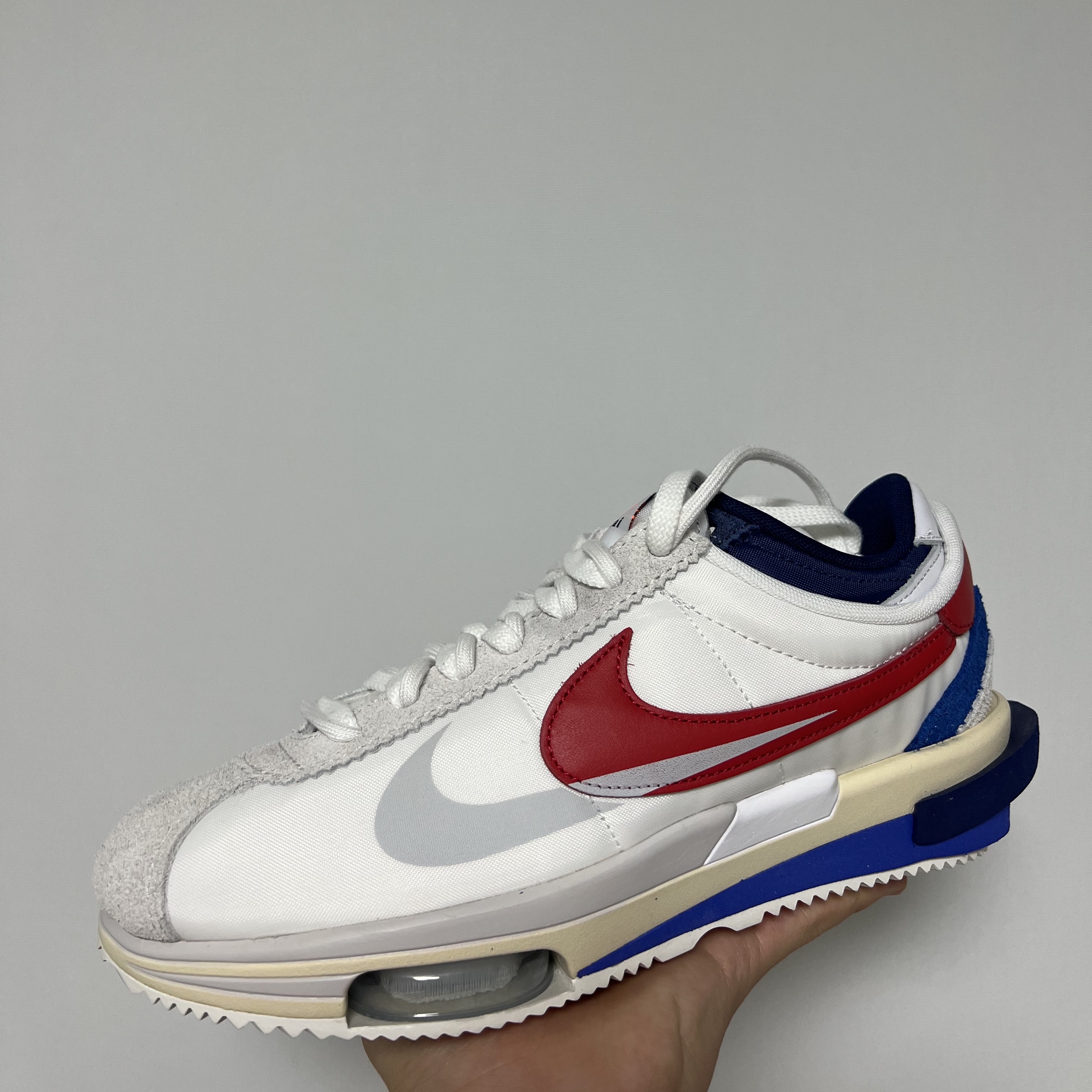 Nike x Sacai Zoom Cortez SP White and University Red 착용 스타일