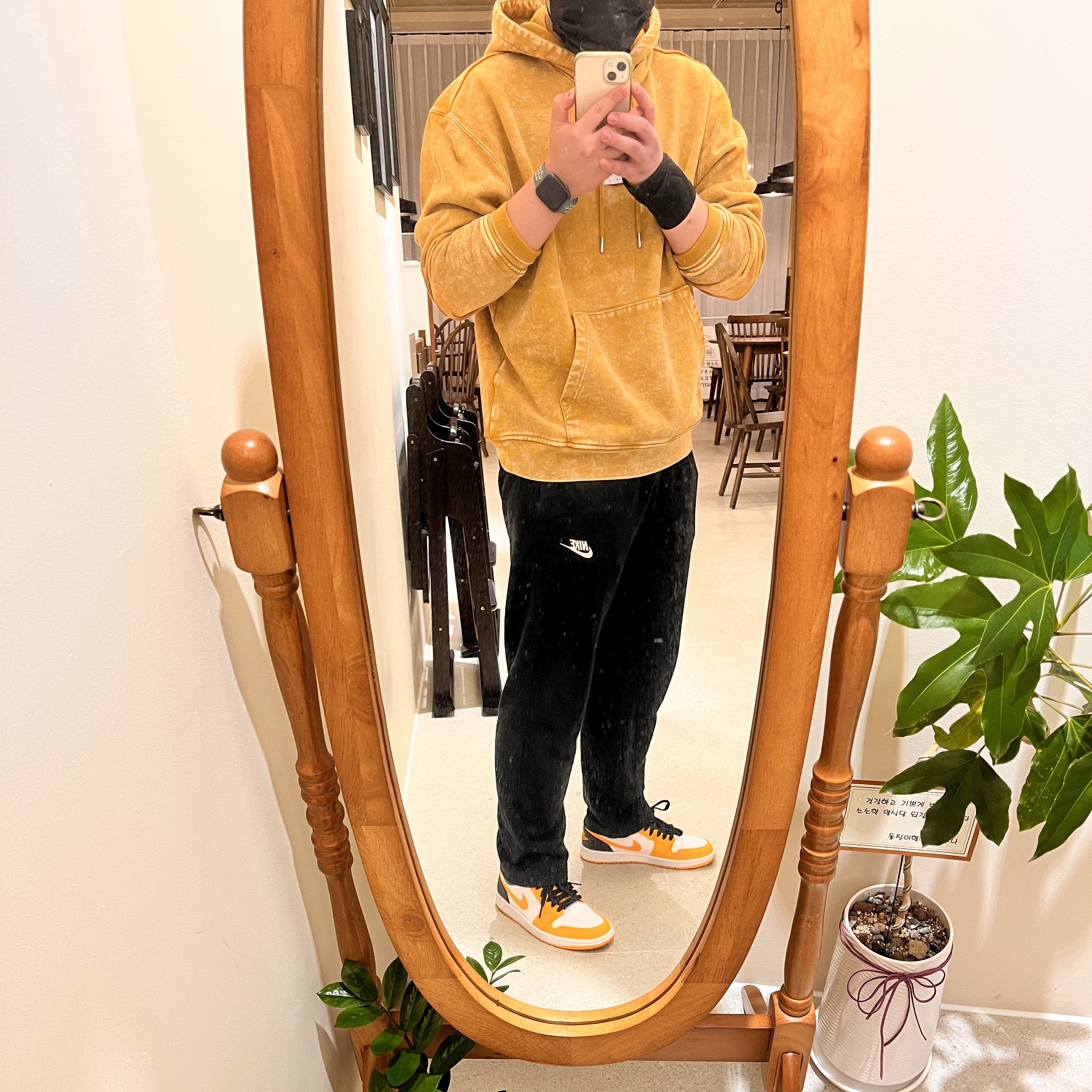 Jordan 1 Low Taxi 착용 스타일 - 3