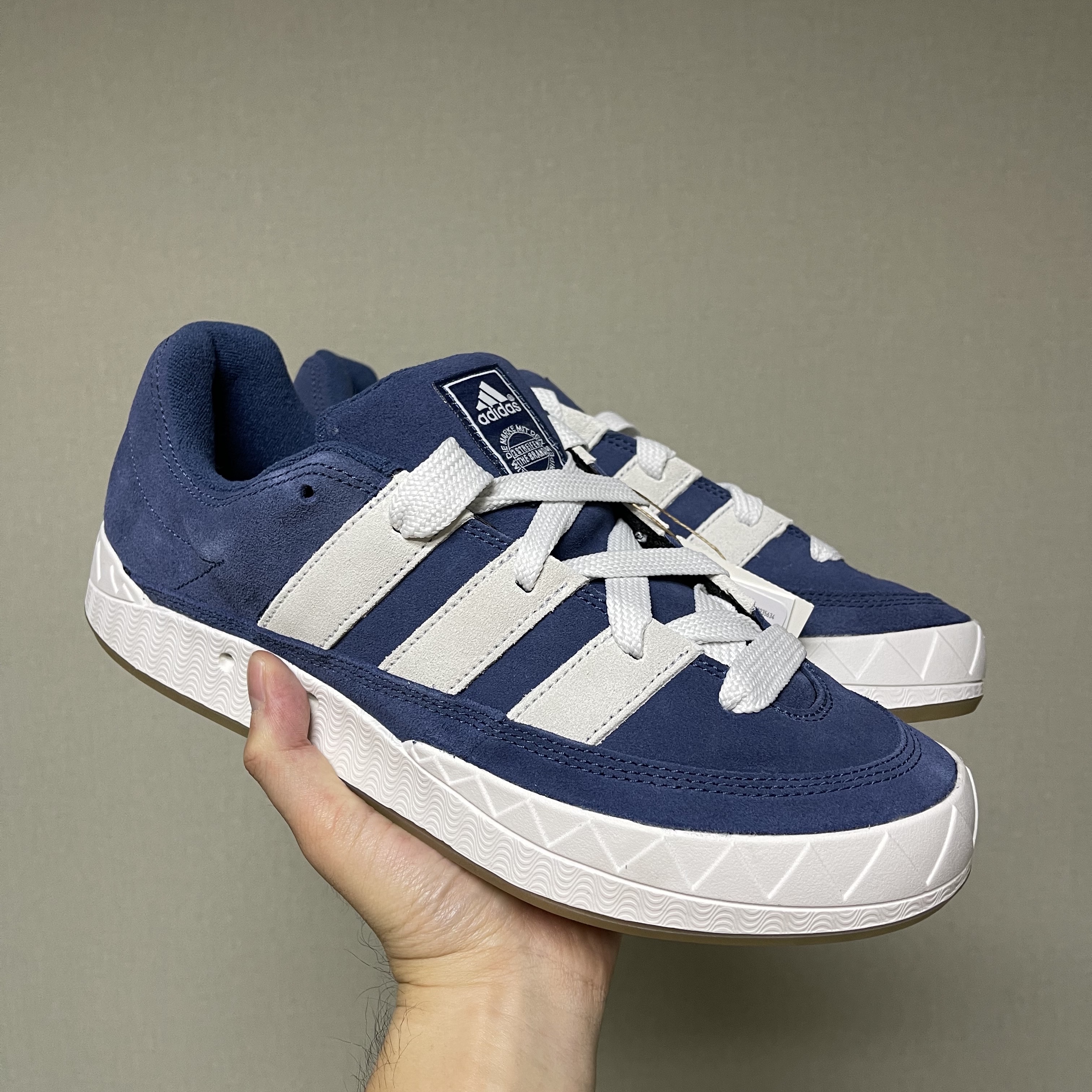 Adidas Adimatic Night Marin 착용 스타일 - 3