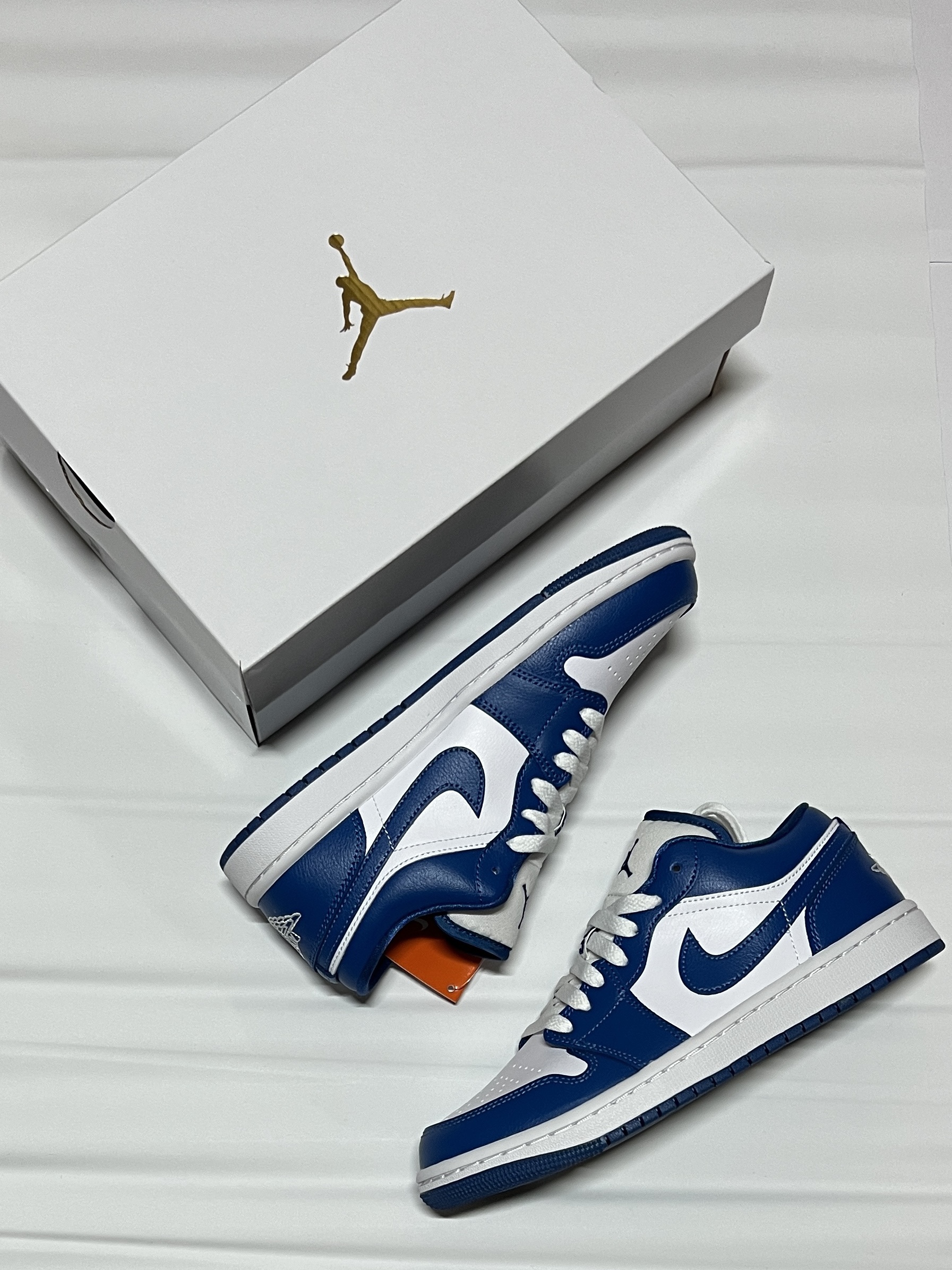 (W) Jordan 1 Low White Dark Marina Blue 착용 스타일