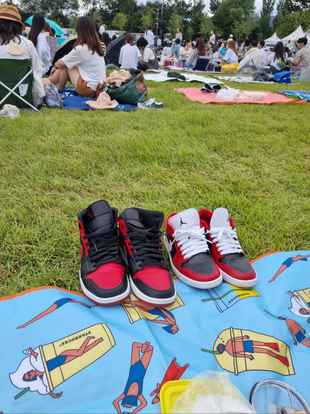 Jordan 1 Mid Bred Banned 2020, (GS) Jordan 1 Mid Bred Banned 2020 착용 스타일 - 3