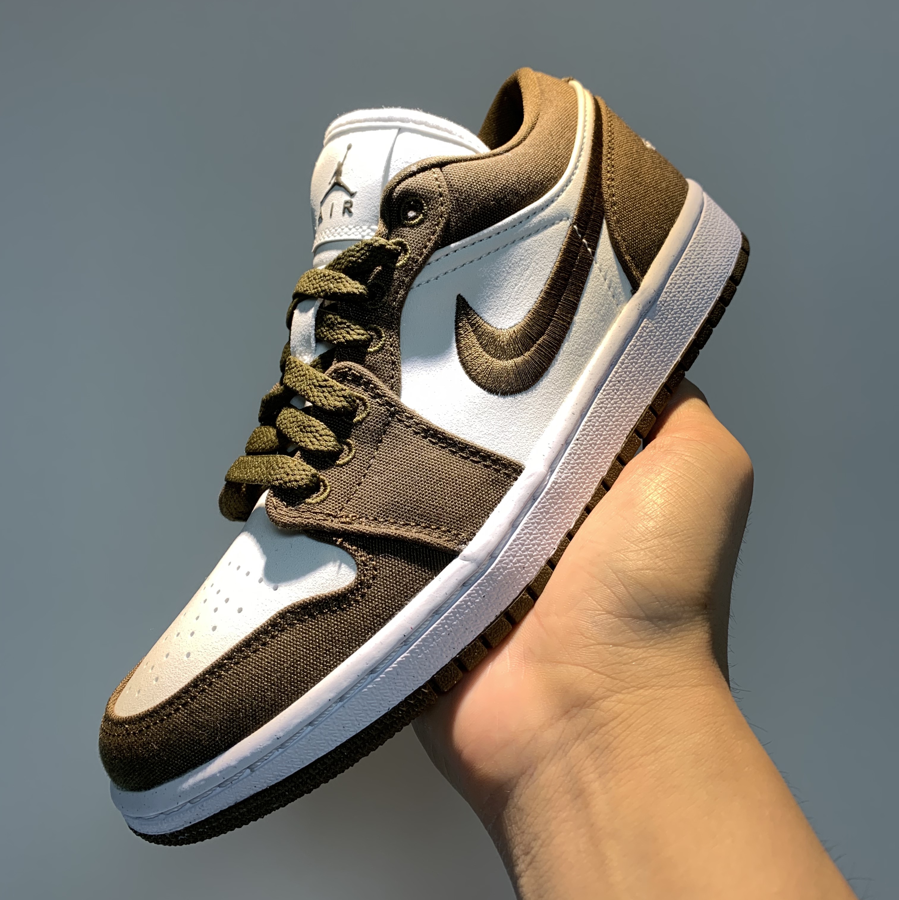 (W) Jordan 1 Low SE Light Olive 착용 스타일