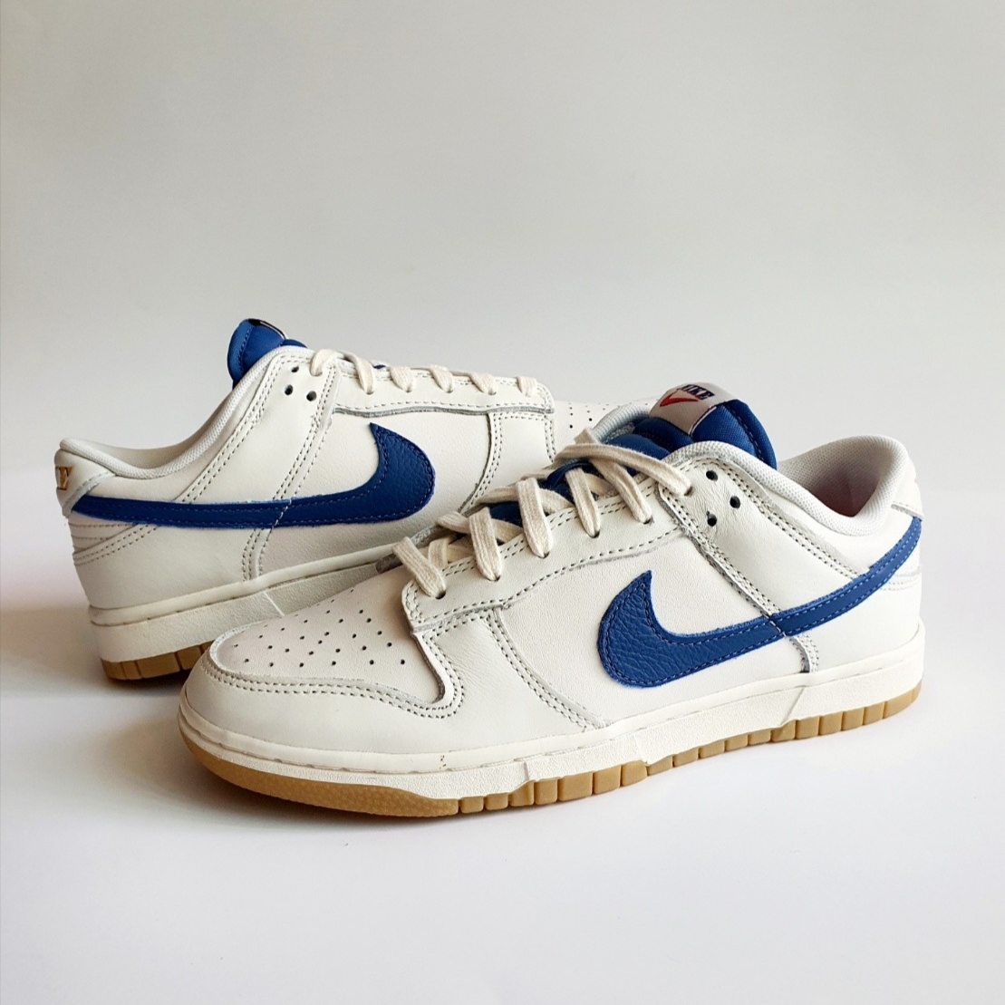 Nike Dunk Low SE Sail Dark Marina Blue 착용 스타일