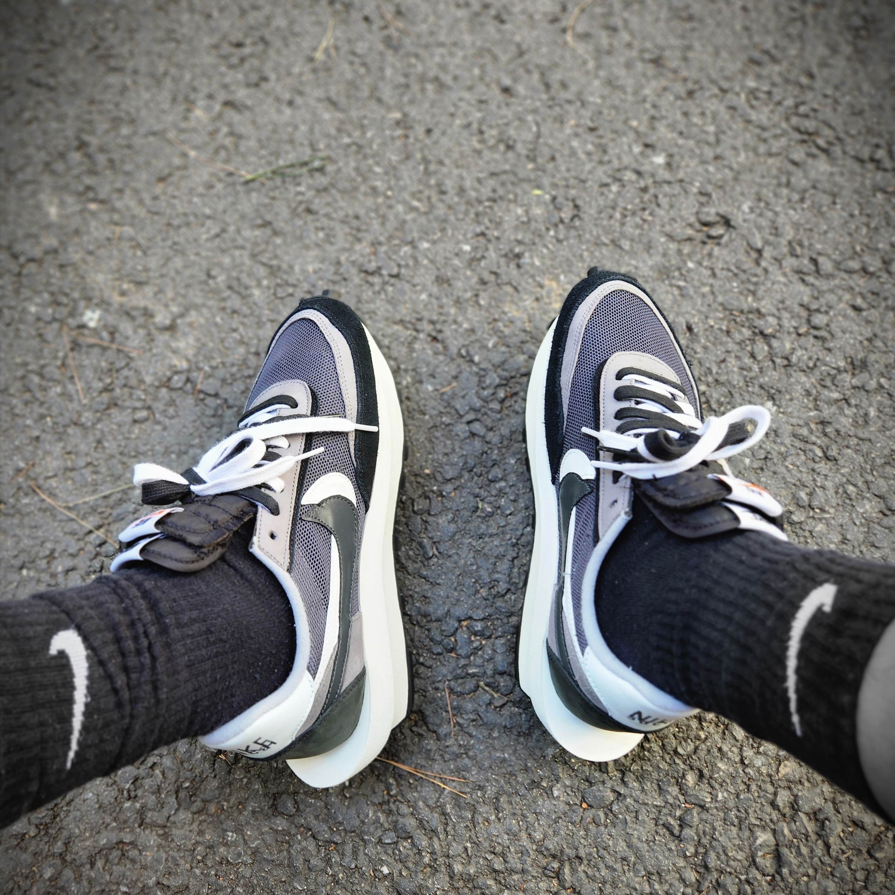 Nike x Sacai LDWaffle Black 착용 스타일