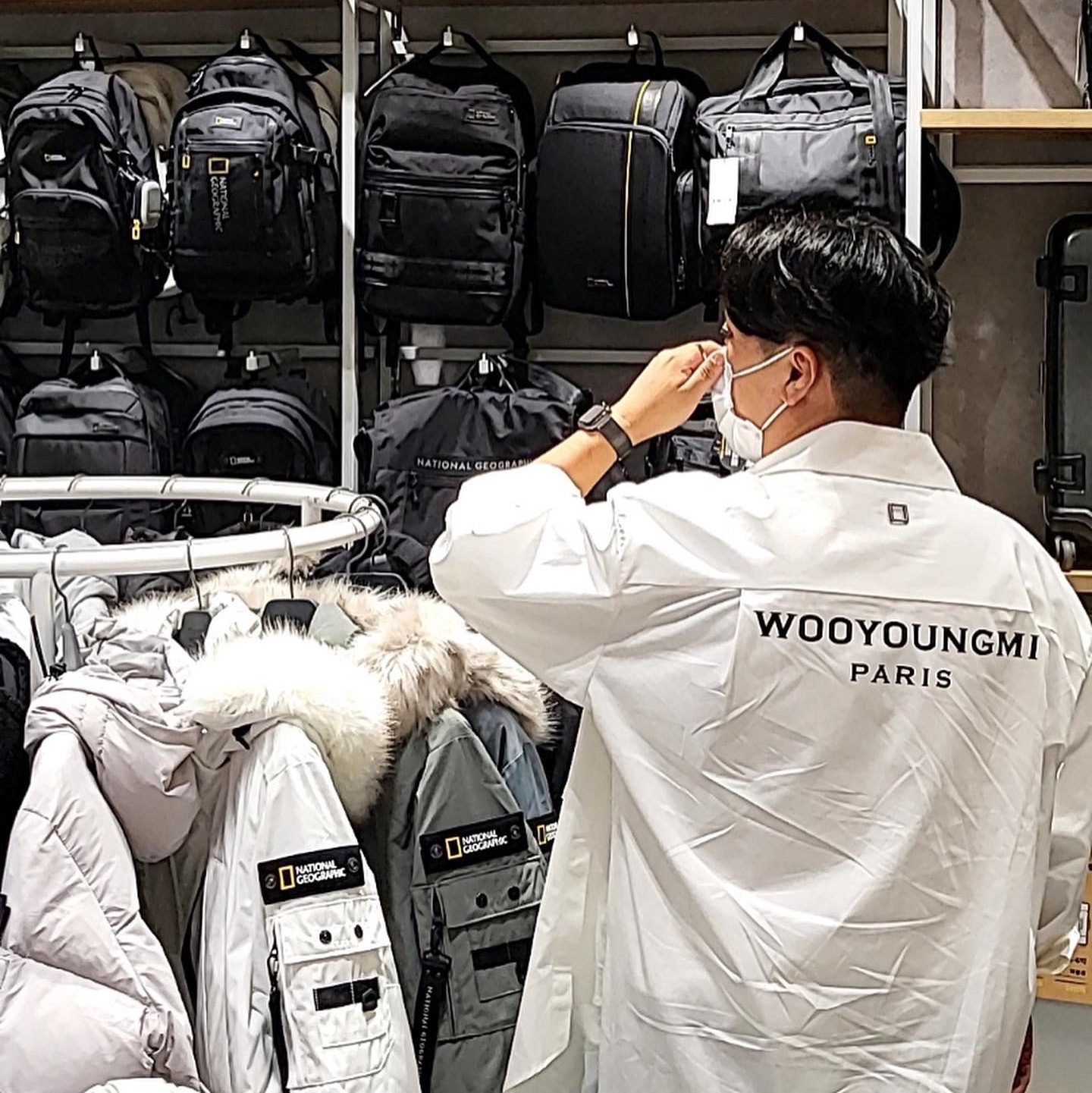 Wooyoungmi Cotton Back Logo Shirt White - 22FW 착용 스타일 - 1