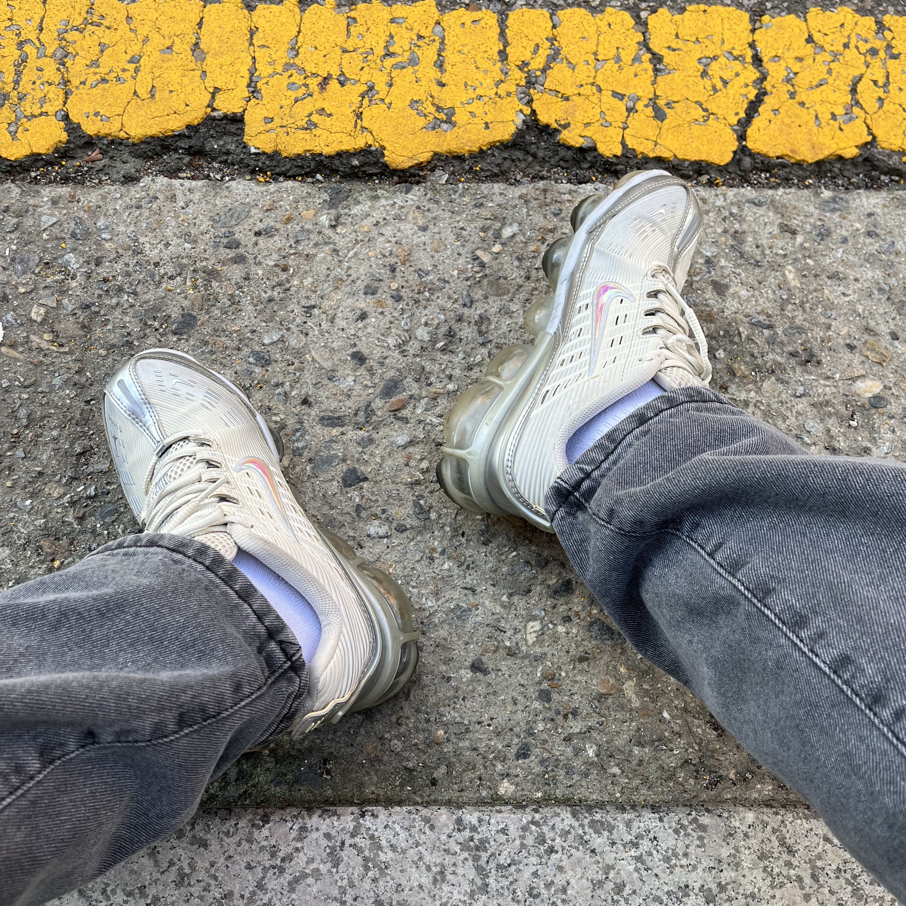 (W) Nike Air VaporMax 360 Fossil 착용 스타일