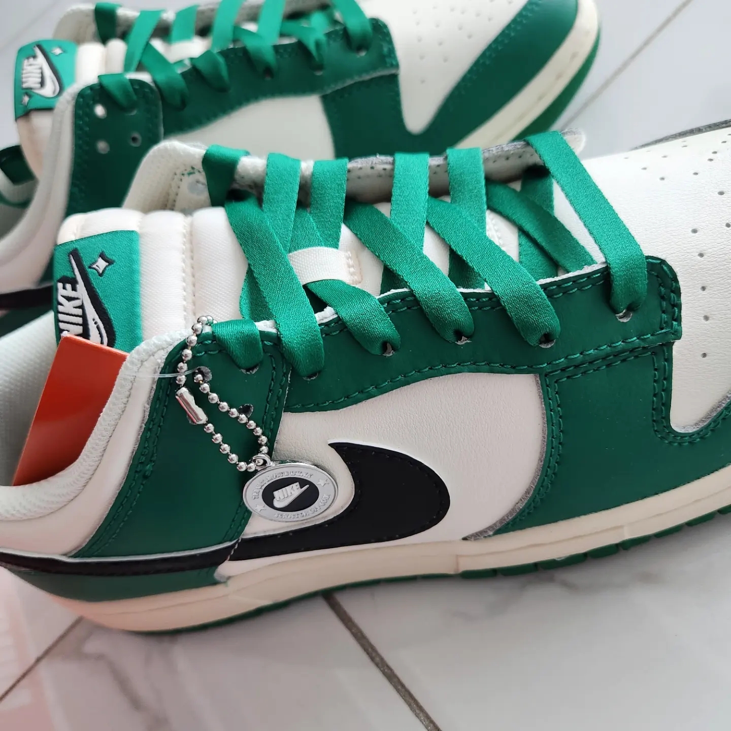 Jordan 1 Low Pine Green, Nike Dunk Low Retro SE Jackpot Malachite 착용 스타일 - 4