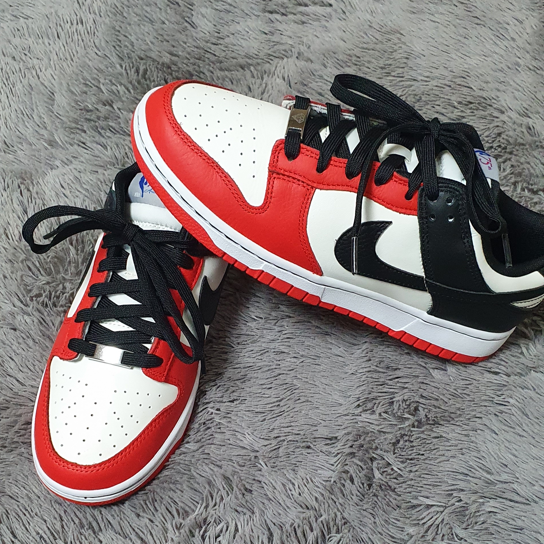 Nike x NBA Dunk Low Retro EMB Black and Chile Red ์ฐฉ์ฉ ์คํ์ผ - 2