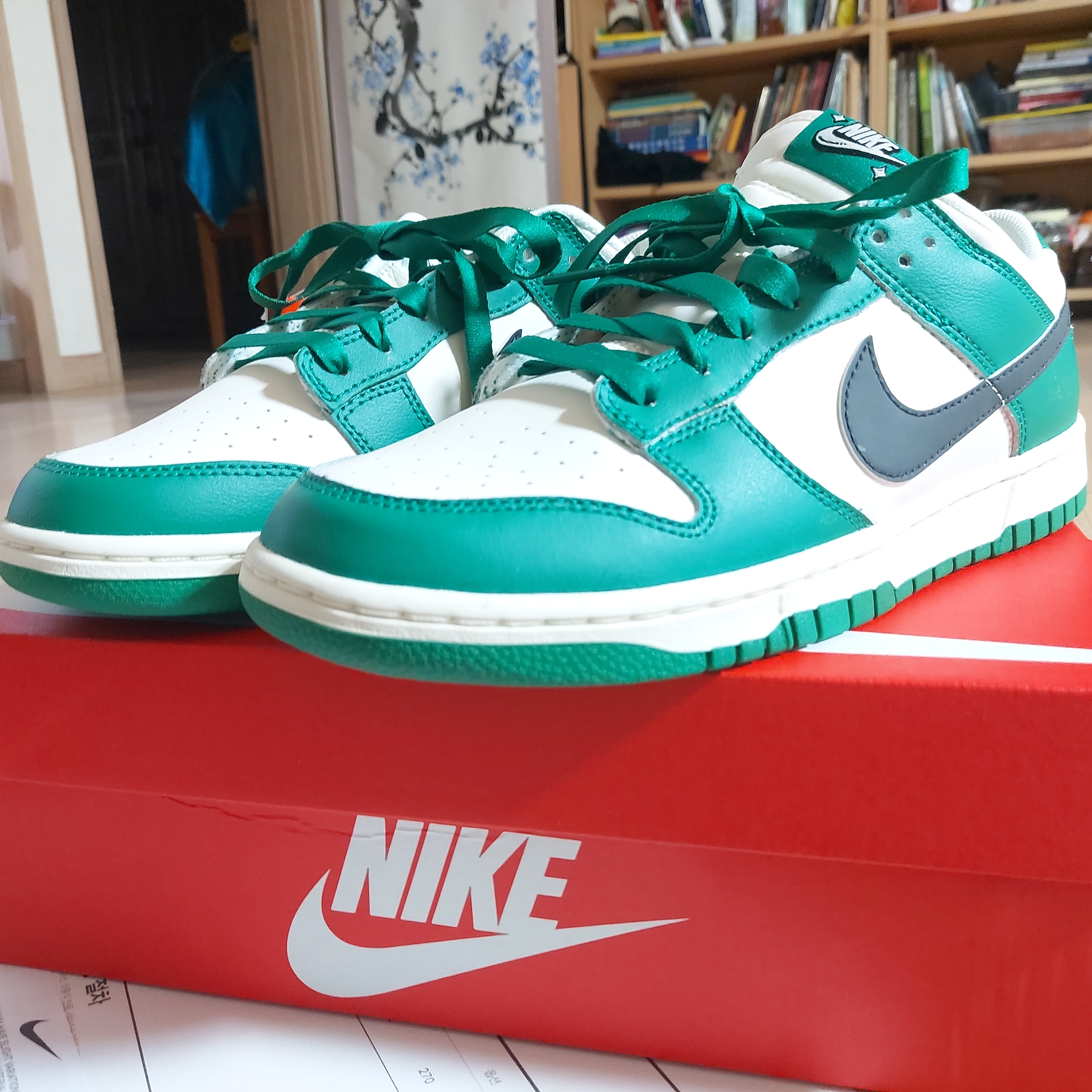 Nike Dunk Low Retro SE Jackpot Malachite 착용 스타일 - 1