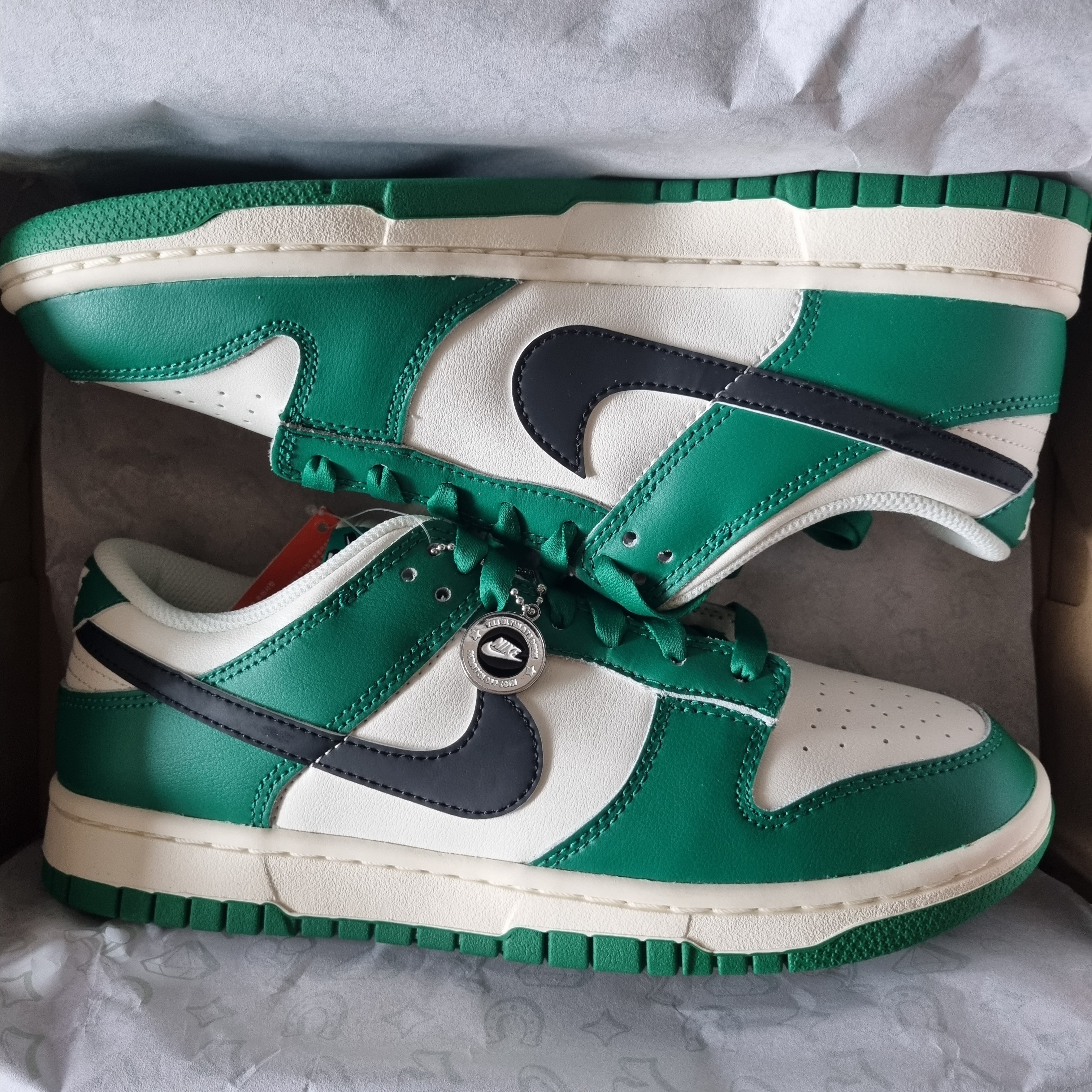 Nike Dunk Low Retro SE Jackpot Malachite 착용 스타일