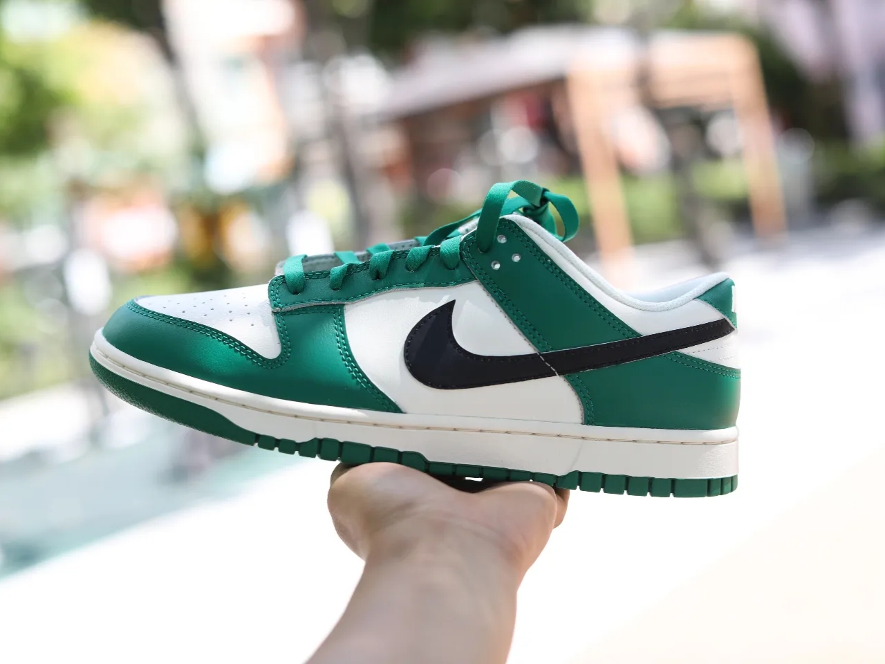 Nike Dunk Low Retro SE Jackpot Malachite 착용 스타일