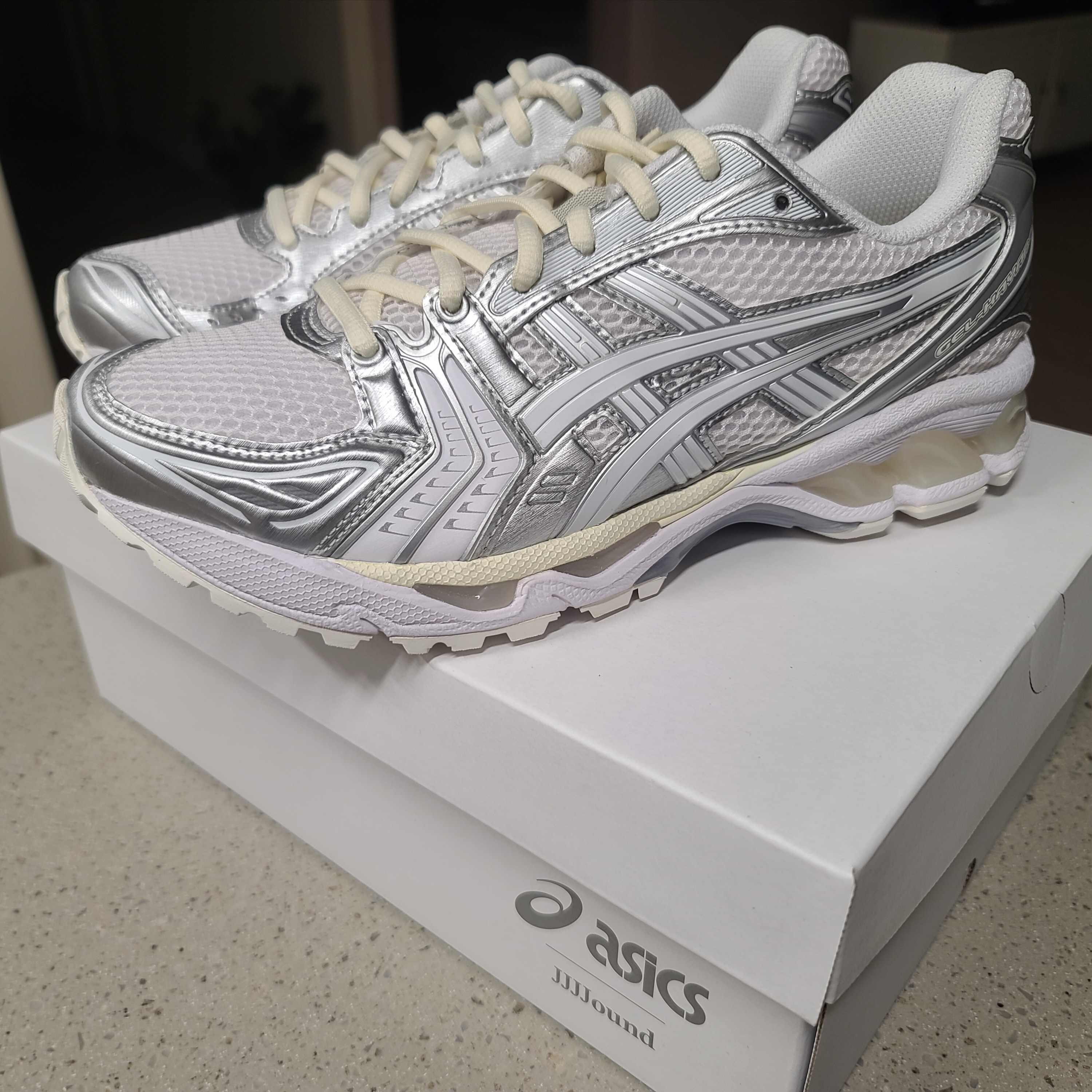 Asics x JJJJound Gel-Kayano 14 Silver White 착용 스타일
