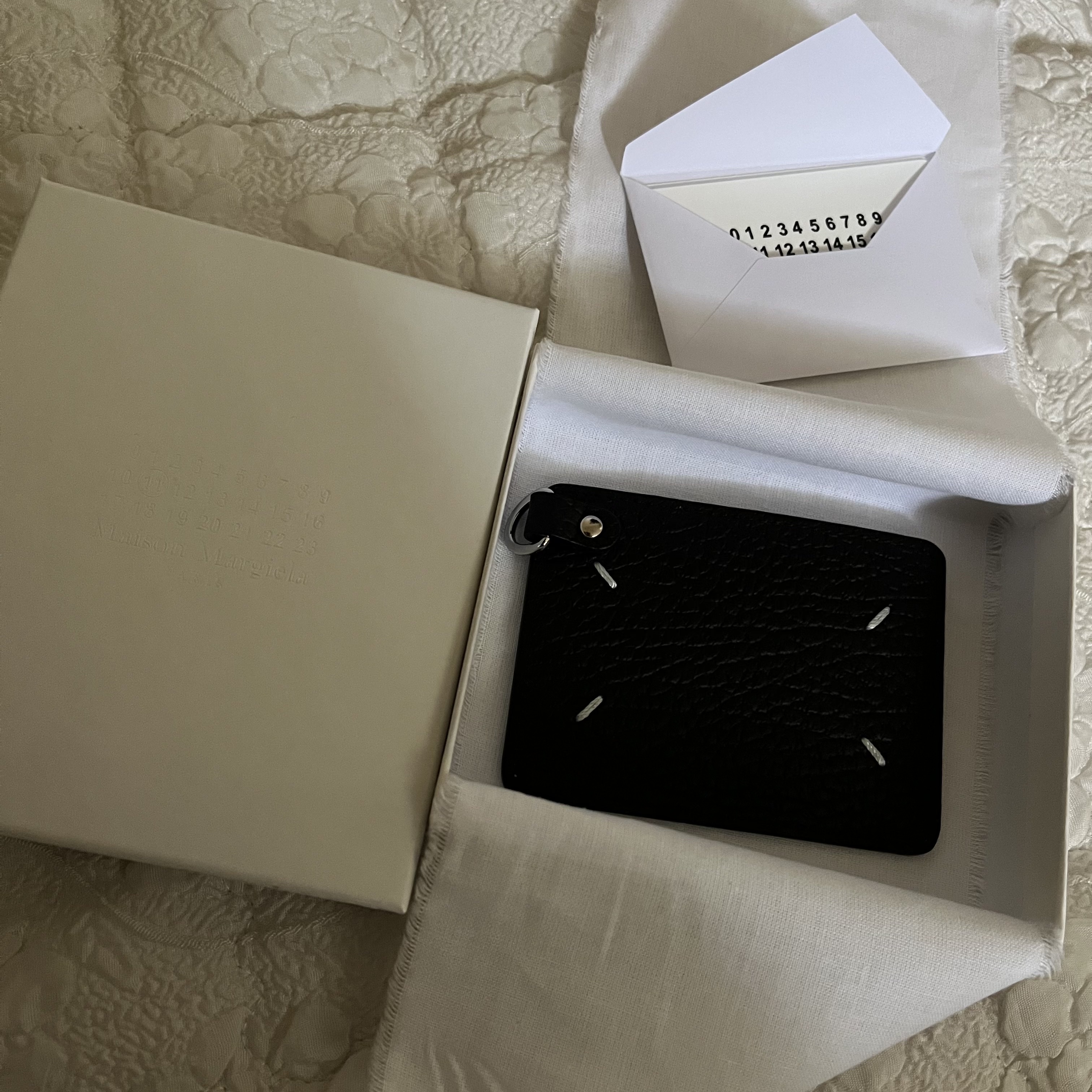 Maison Margiela Keyring Card Holder Black 착용 스타일