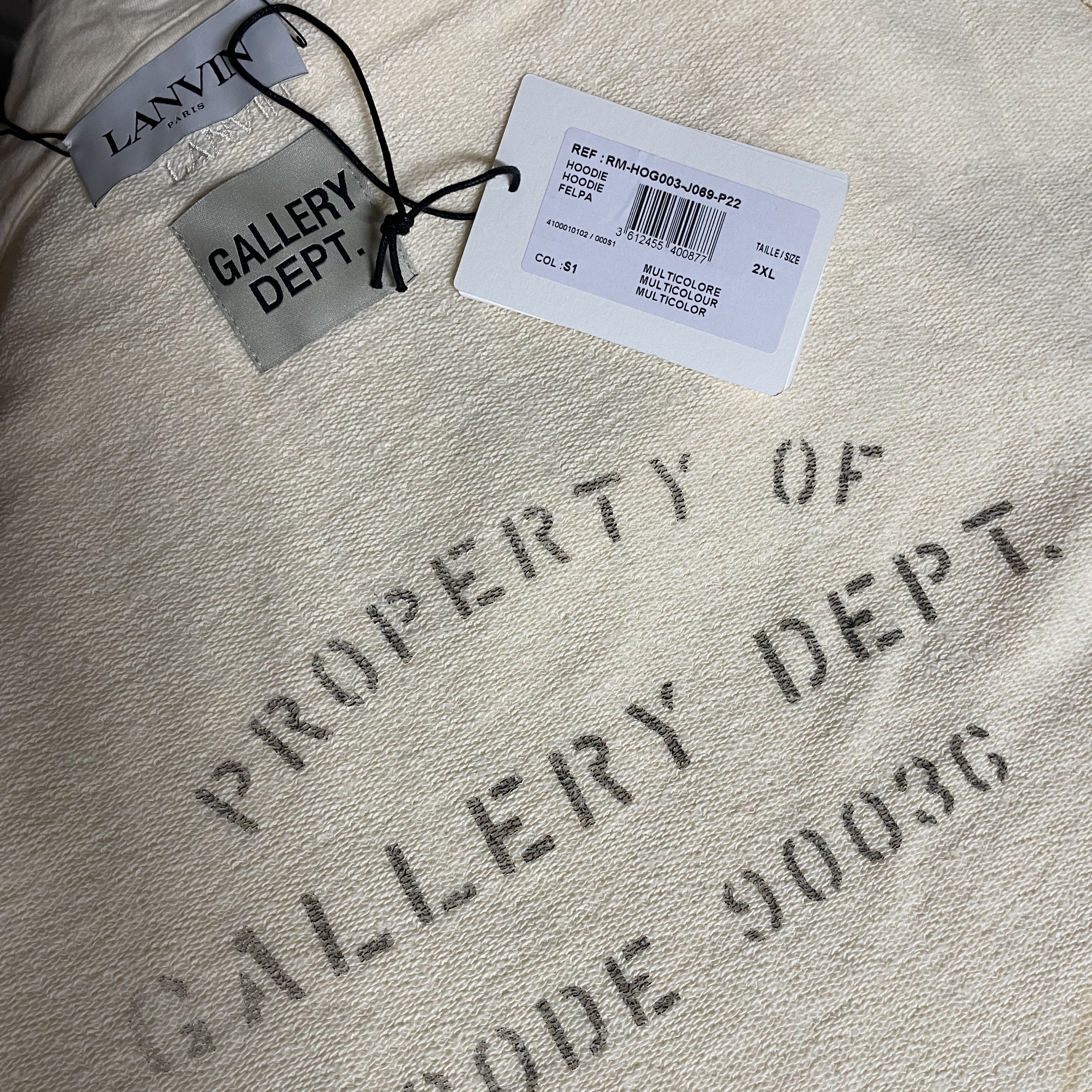 Gallery Dept. x Lanvin Faded Effect Hoodie Ivory 착용 스타일