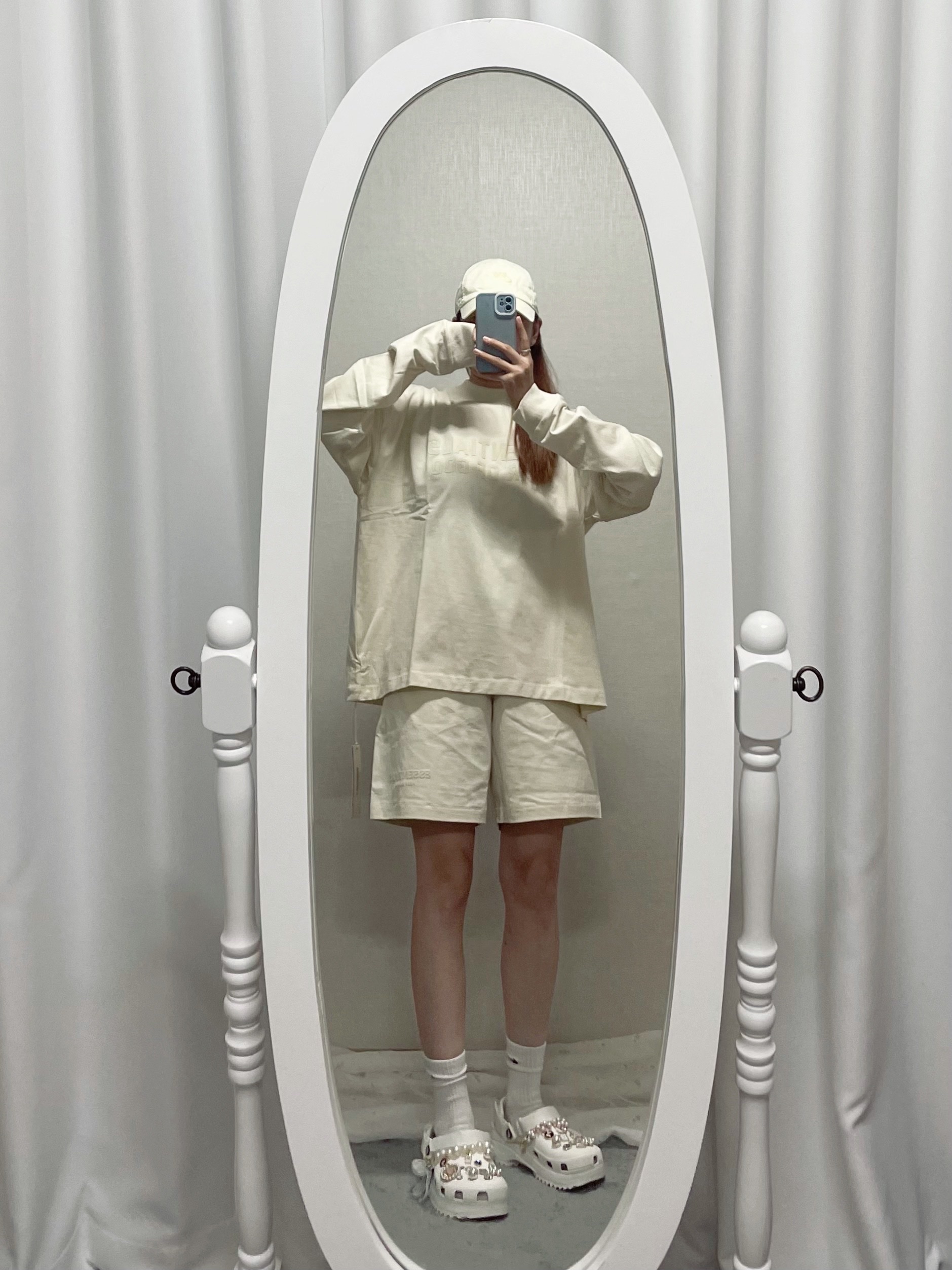 COS Quilted Oversized Shoulder Bag Off White Light Beige, Nike Heritage 86 Futura Washed Cap Light Bone 착용 스타일 - 1