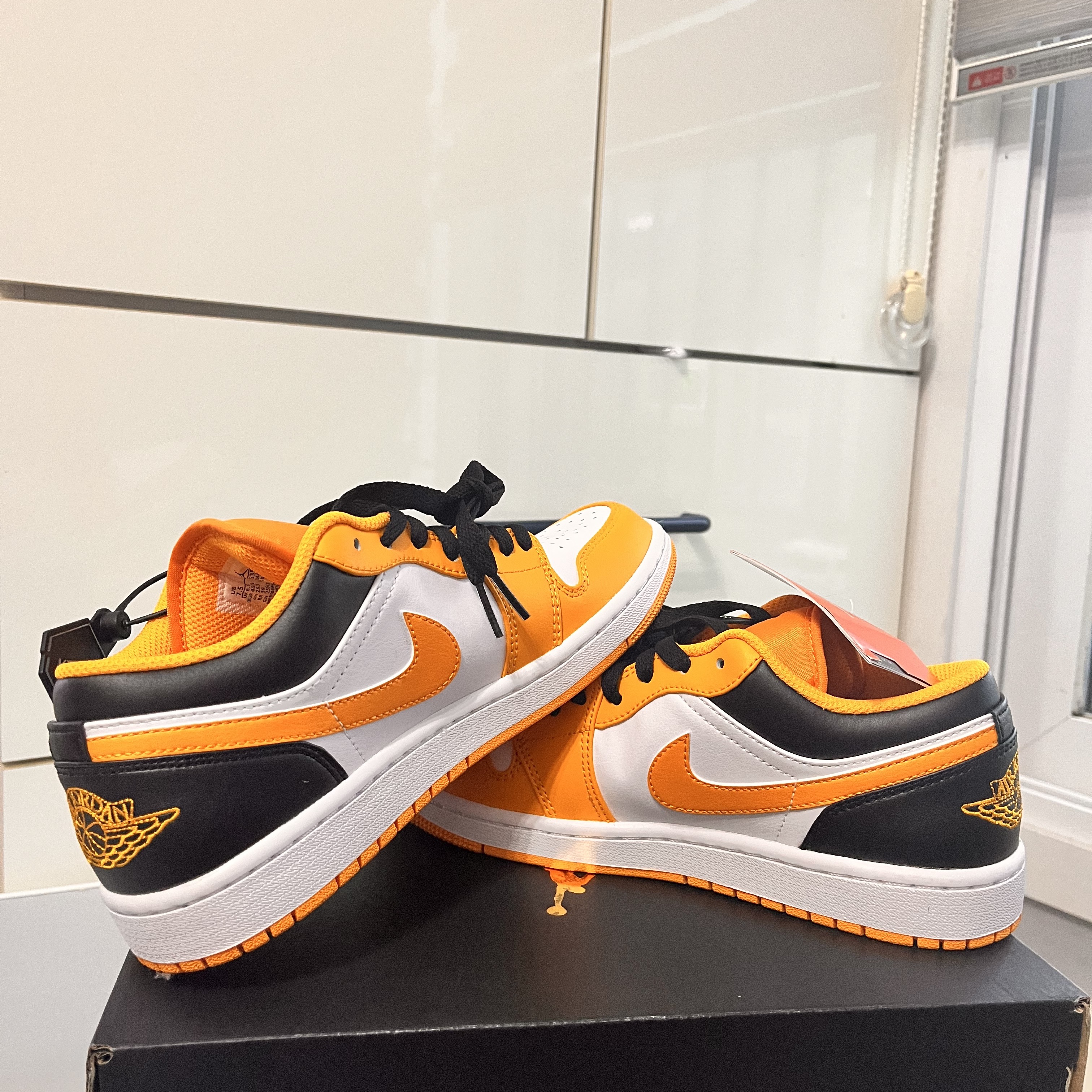Jordan 1 Low Taxi 착용 스타일 - 2