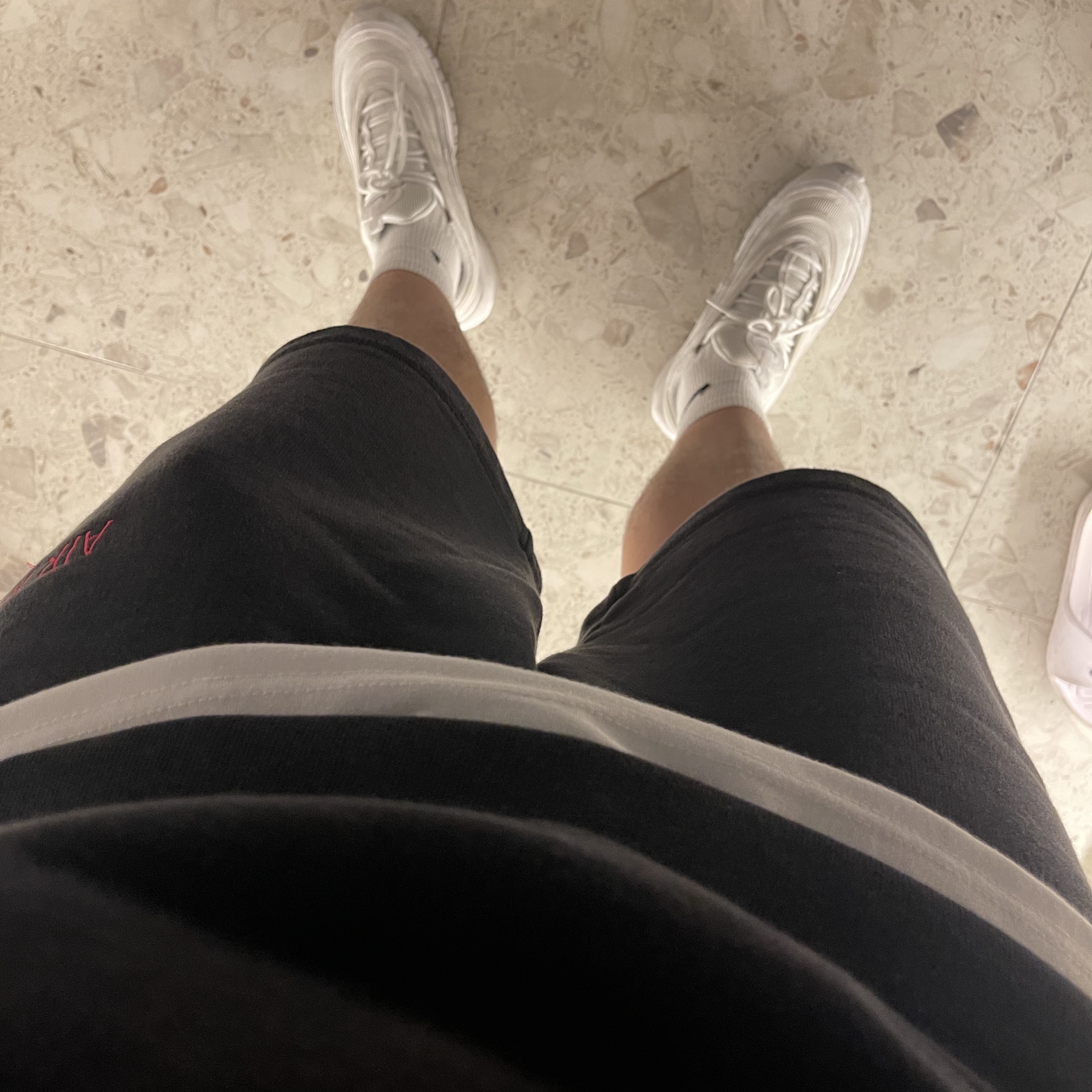 Nike Air Max 97 Triple White Wolf Grey 착용 스타일