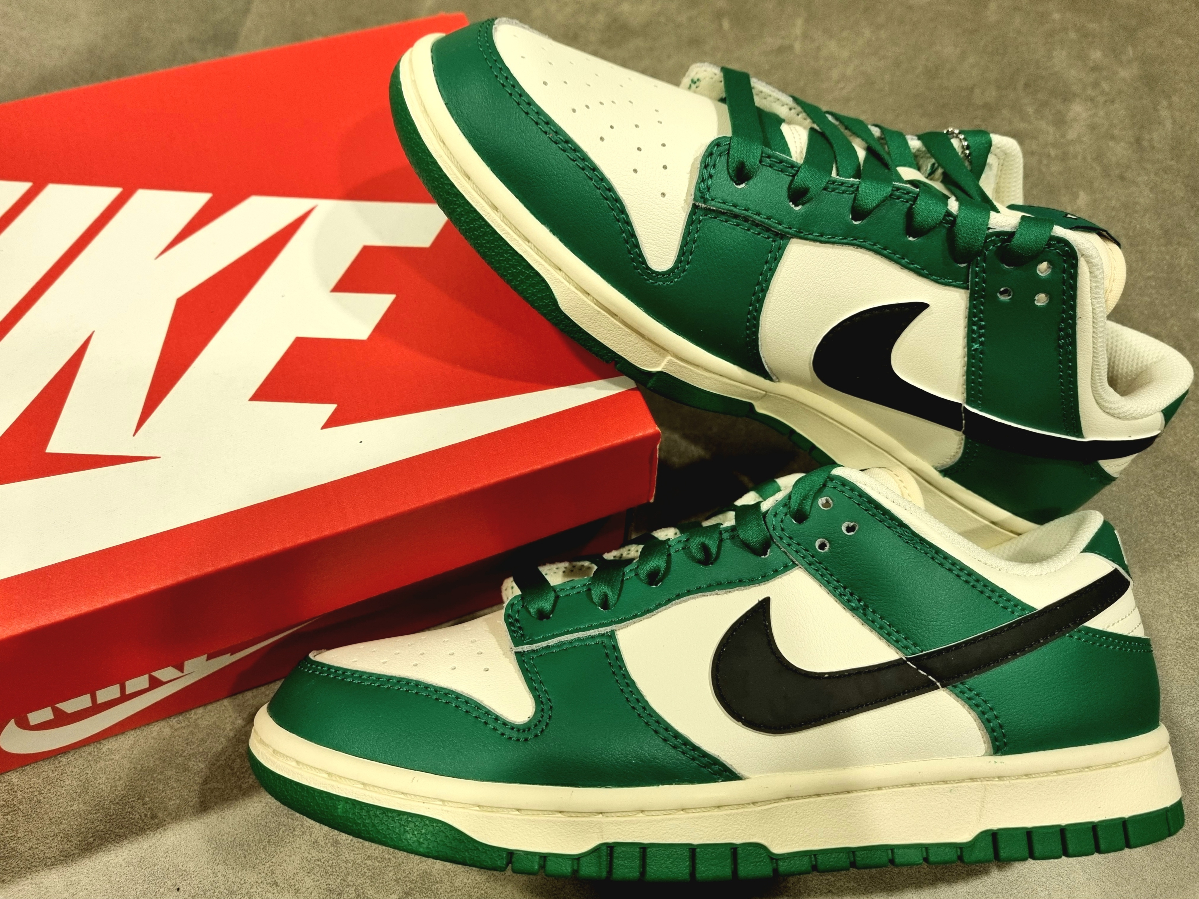 Nike Dunk Low Retro SE Jackpot Malachite 착용 스타일 - 3