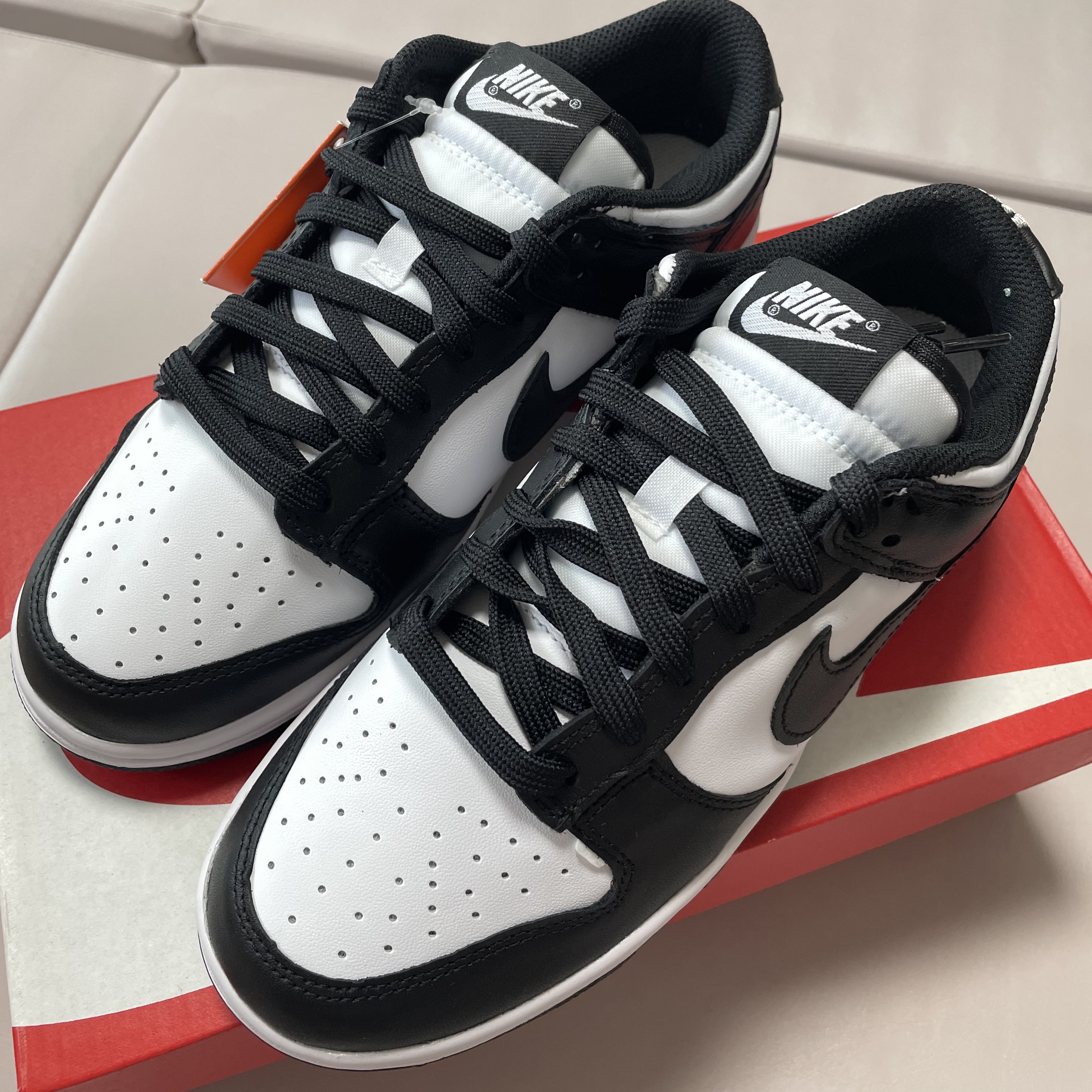 (W) Nike Dunk Low Black 착용 스타일 - 2