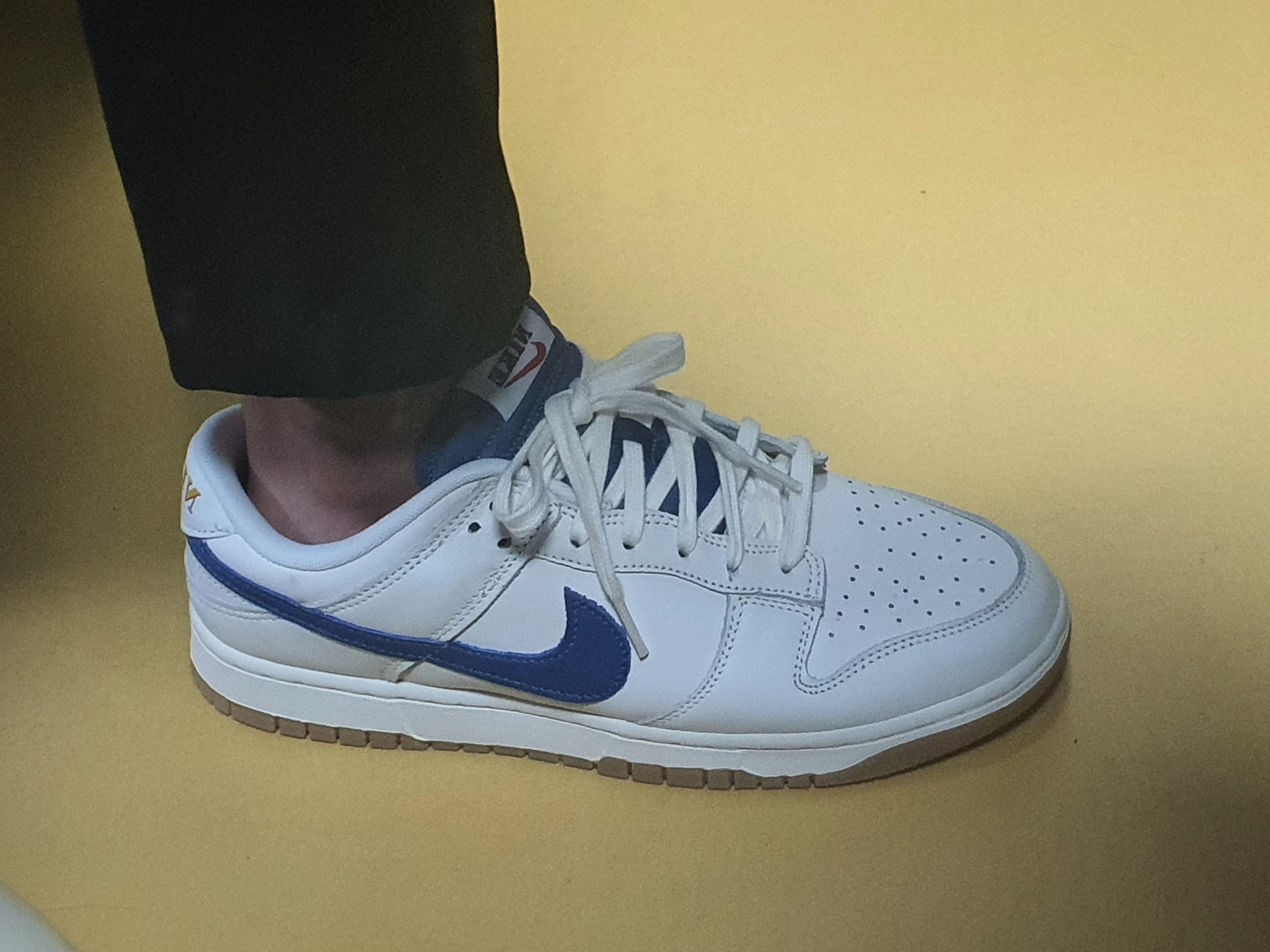 Nike Dunk Low SE Sail Dark Marina Blue 착용 스타일