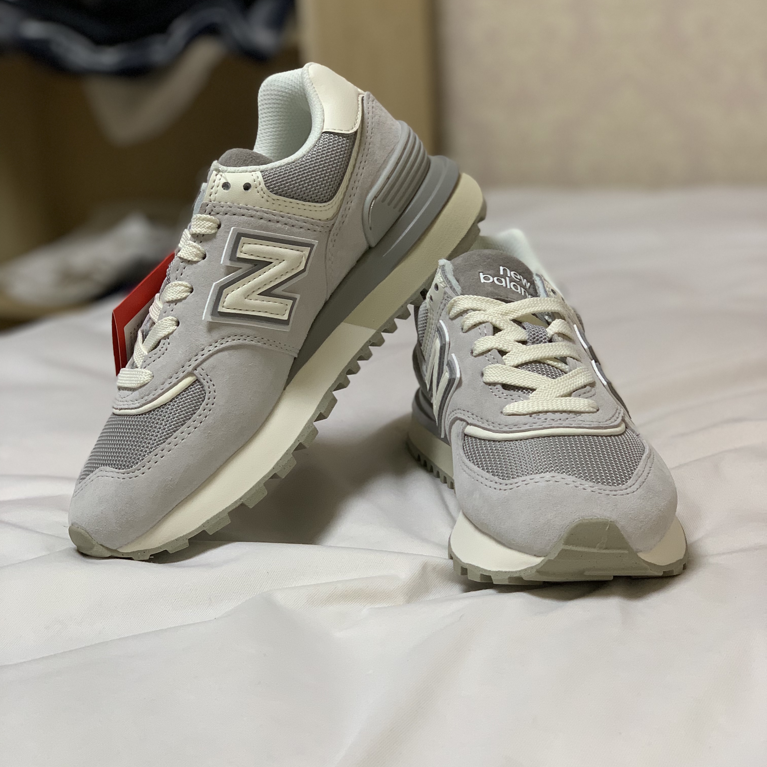 New Balance 574 Legacy Grey Sea Salt 착용 스타일 - 3
