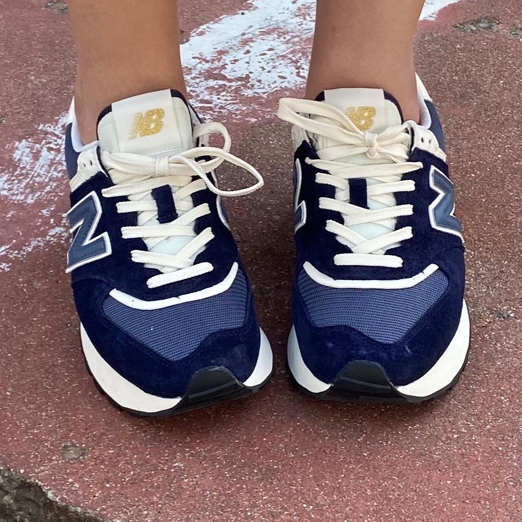 New Balance 574 Legacy Navy, A.P.C. Demi-Lune Bag Black 착용 스타일 - 3