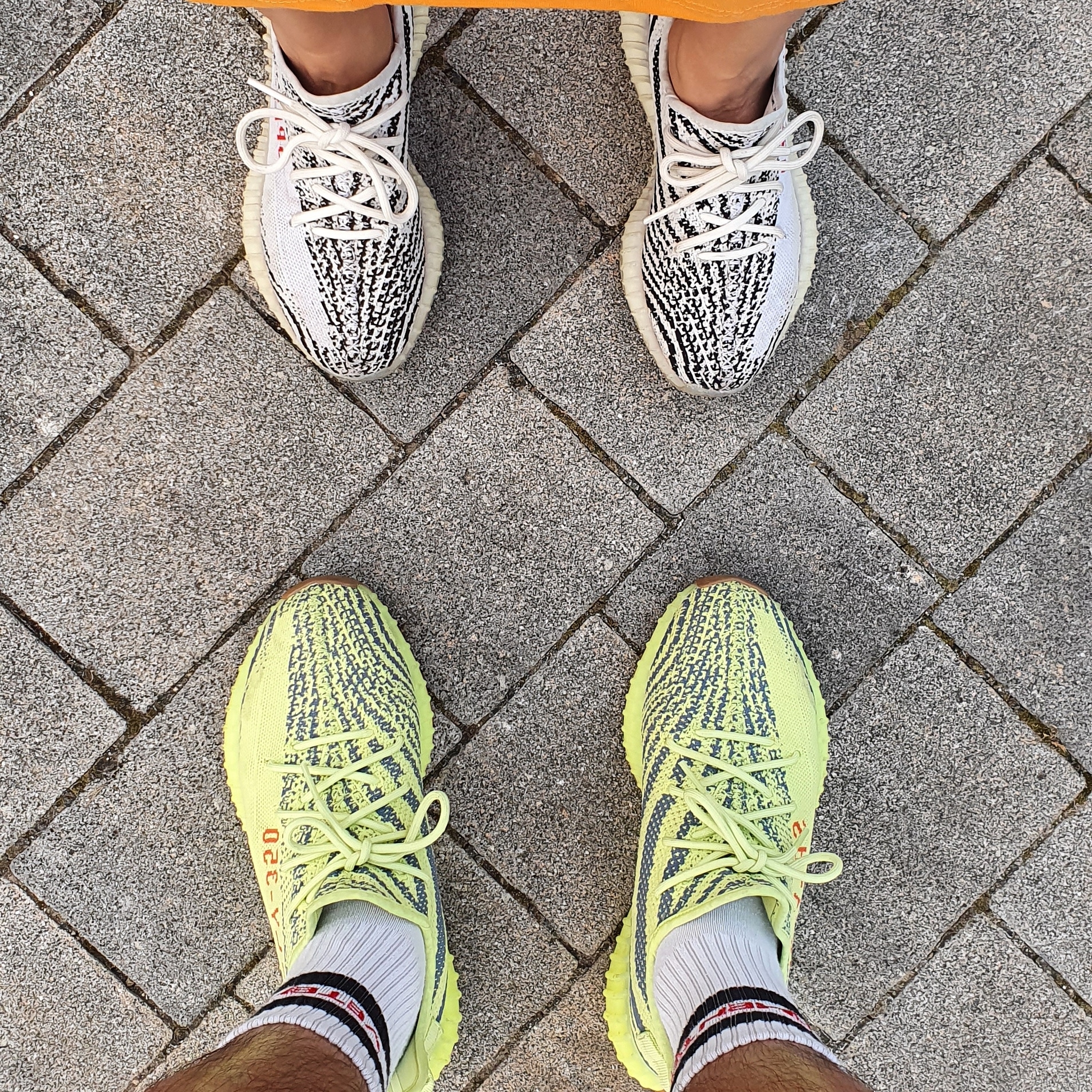 Adidas Yeezy Boost 350 V2 Semi Frozen Yellow, Adidas Yeezy Boost 350 V2 Zebra 2017/2019/2020 착용 스타일
