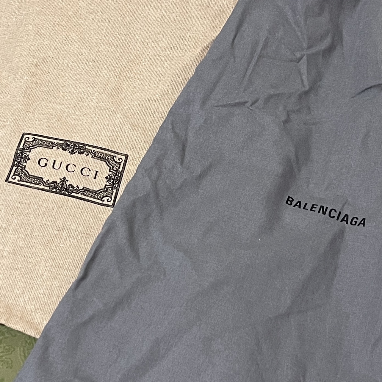 Balenciaga x Gucci The Hacker Project Triple S Sneakers Beige Ebony GG Supreme Yellow Green 착용 스타일 - 3