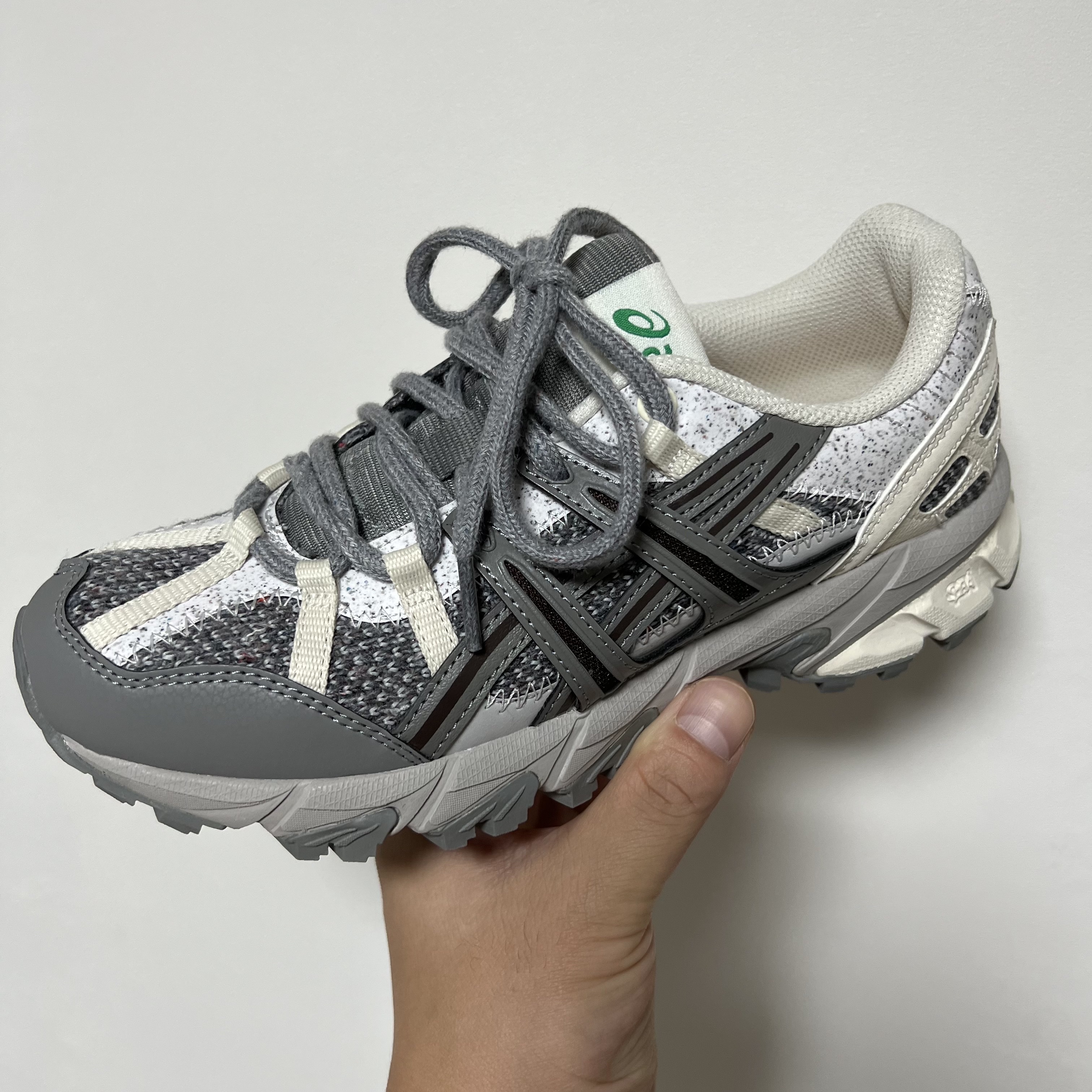 Asics Gel-Sonoma 15-50 Oyster Grey Cream 착용 스타일
