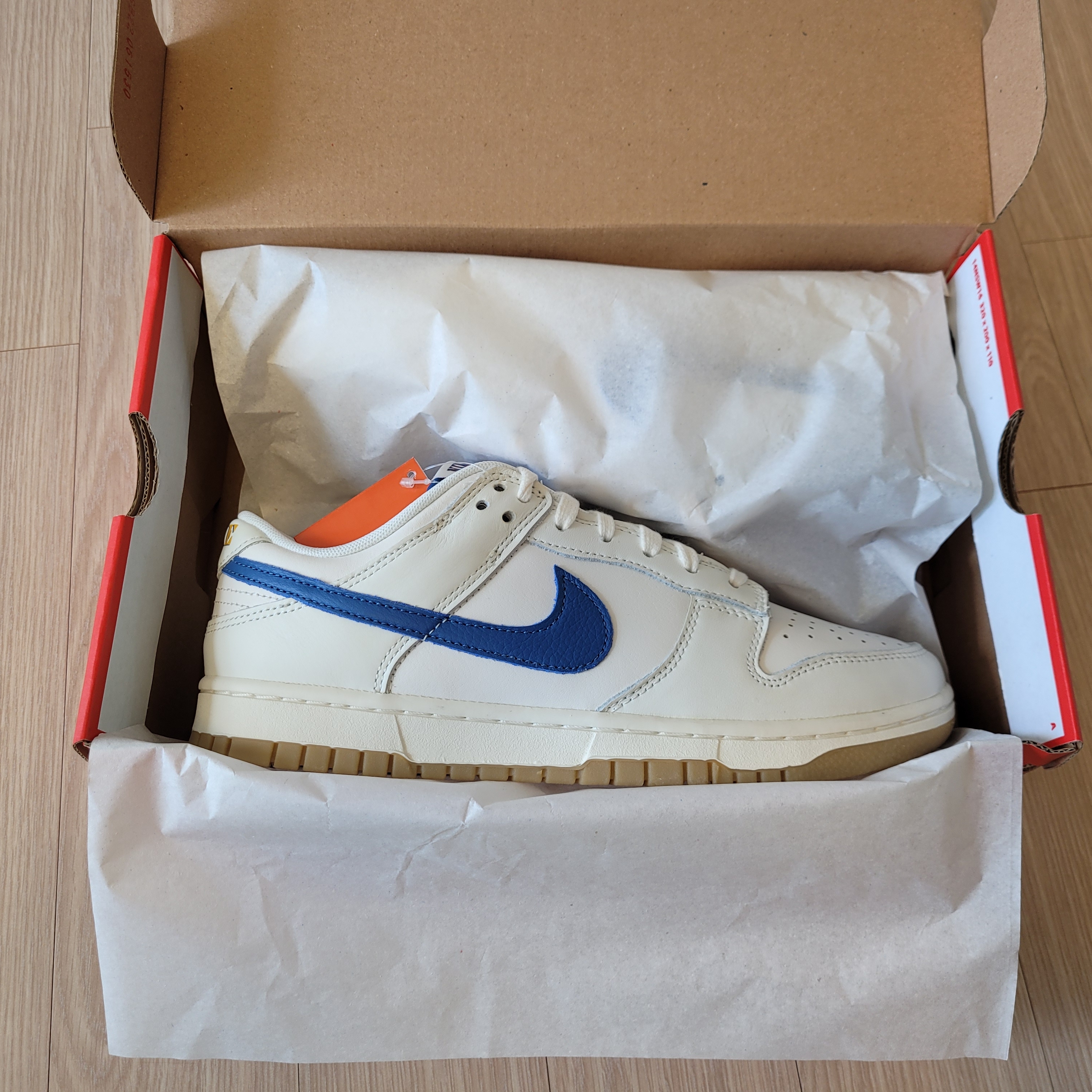 Nike Dunk Low SE Sail Dark Marina Blue 착용 스타일 - 2
