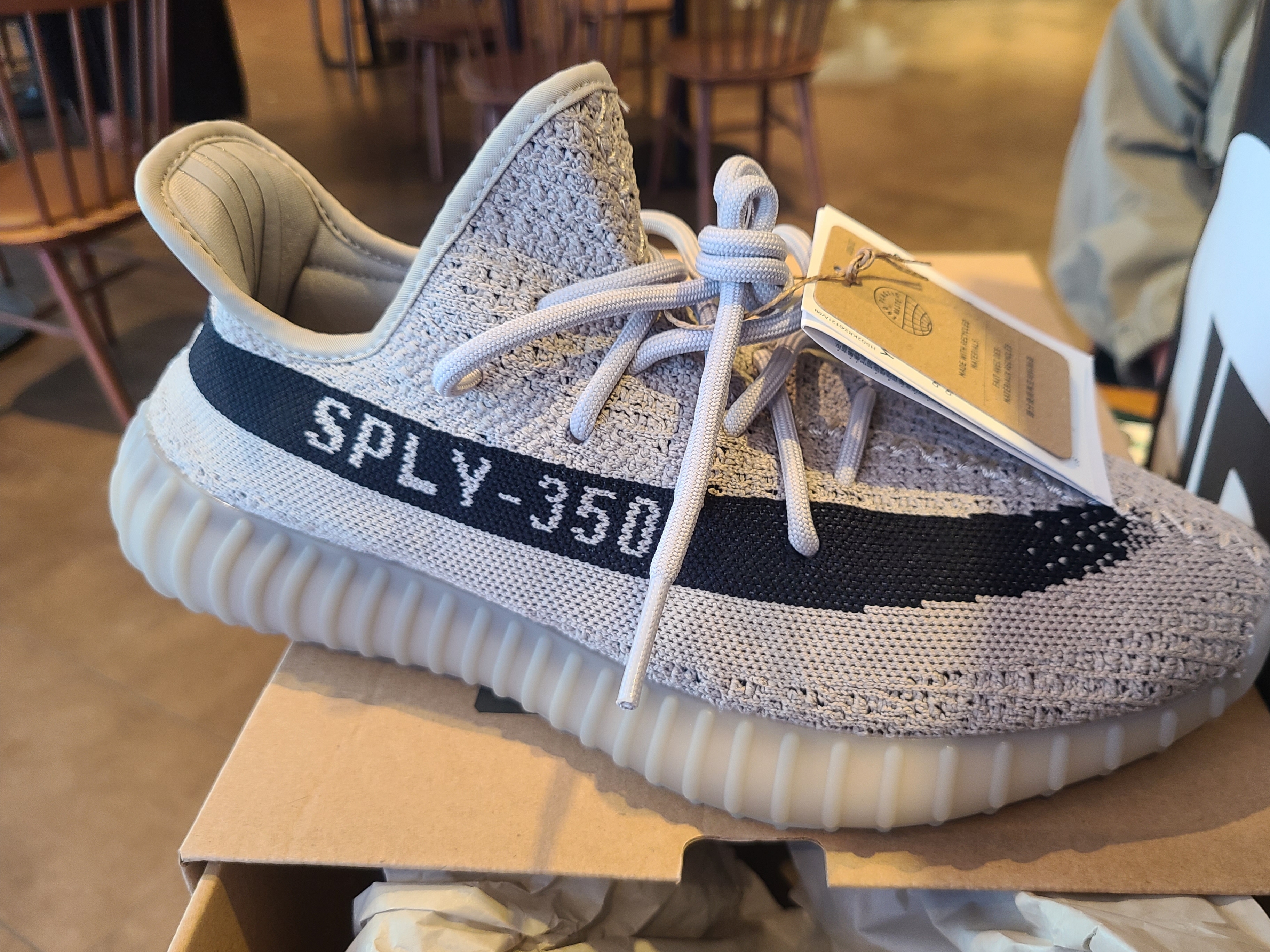Adidas Yeezy Boost 350 V2 Slate Core Black 2022/2023 착용 스타일