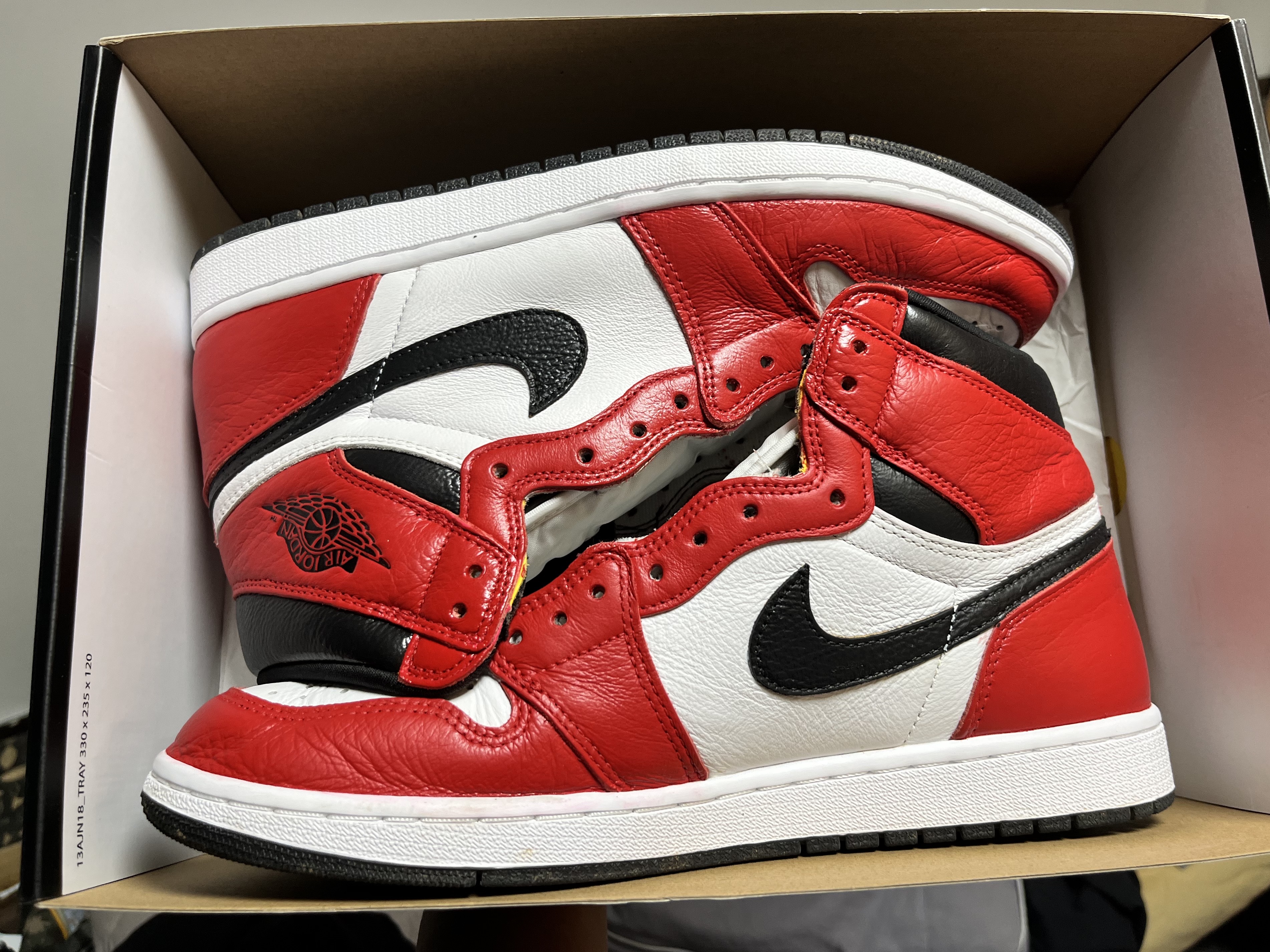 Jordan 1 Retro High OG Light Fusion Red 착용 스타일